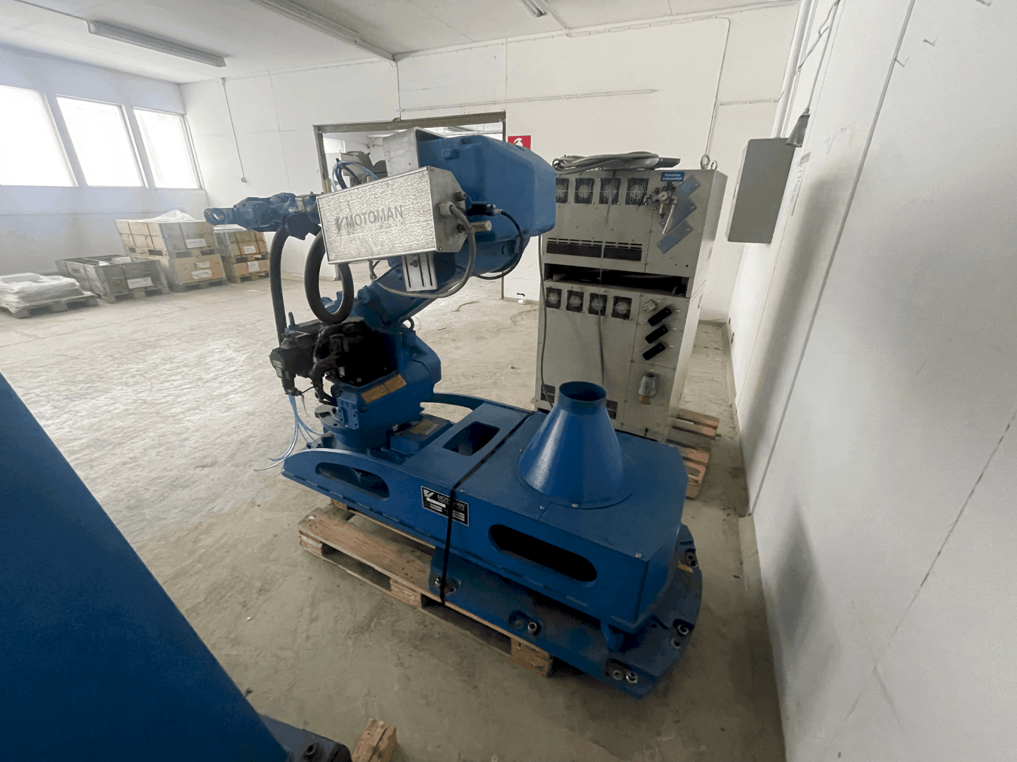 Vista Frontal da MOTOMAN VST 600 SX máquina