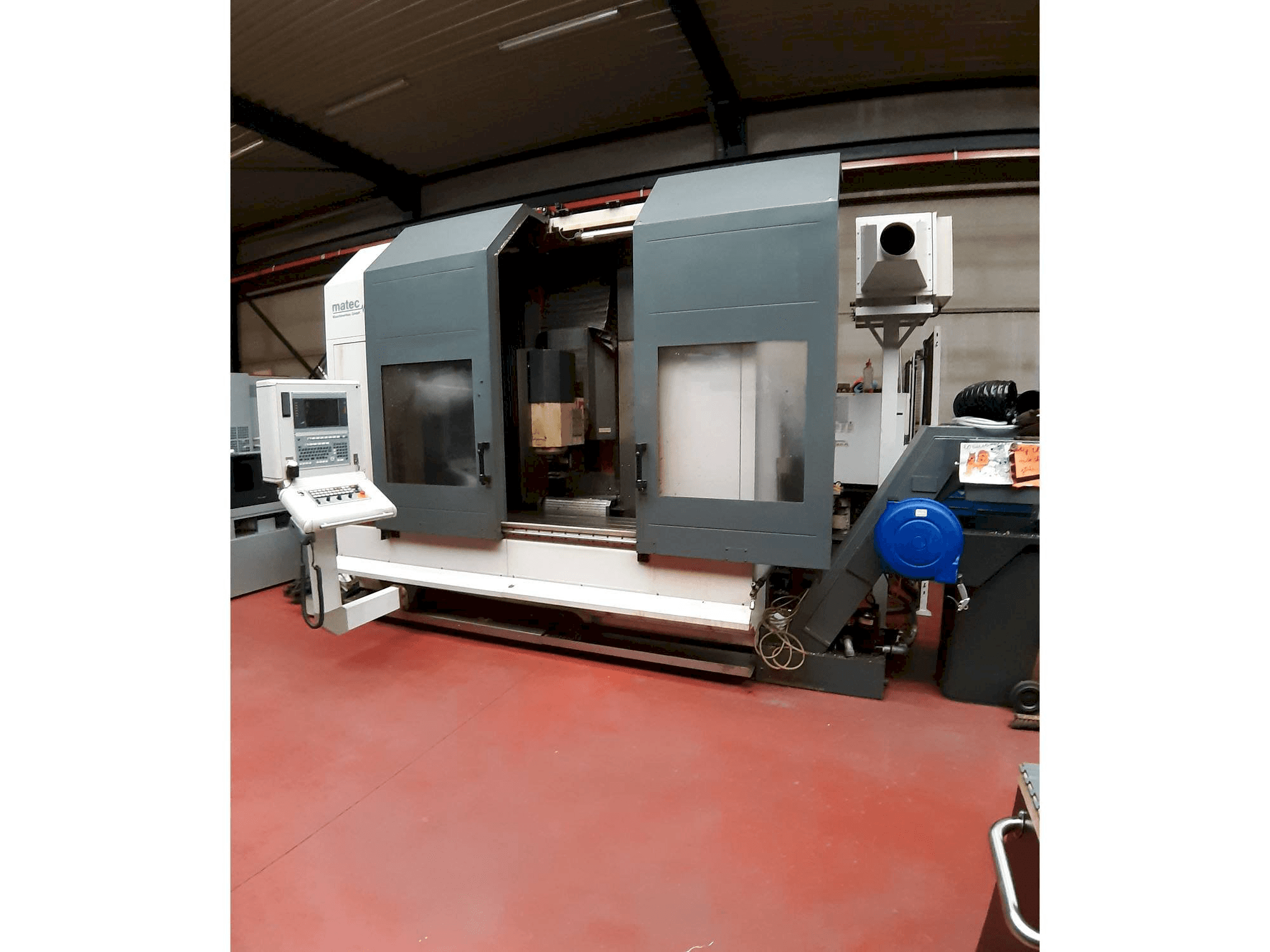 Vista Frontal da Matec 30 HV máquina