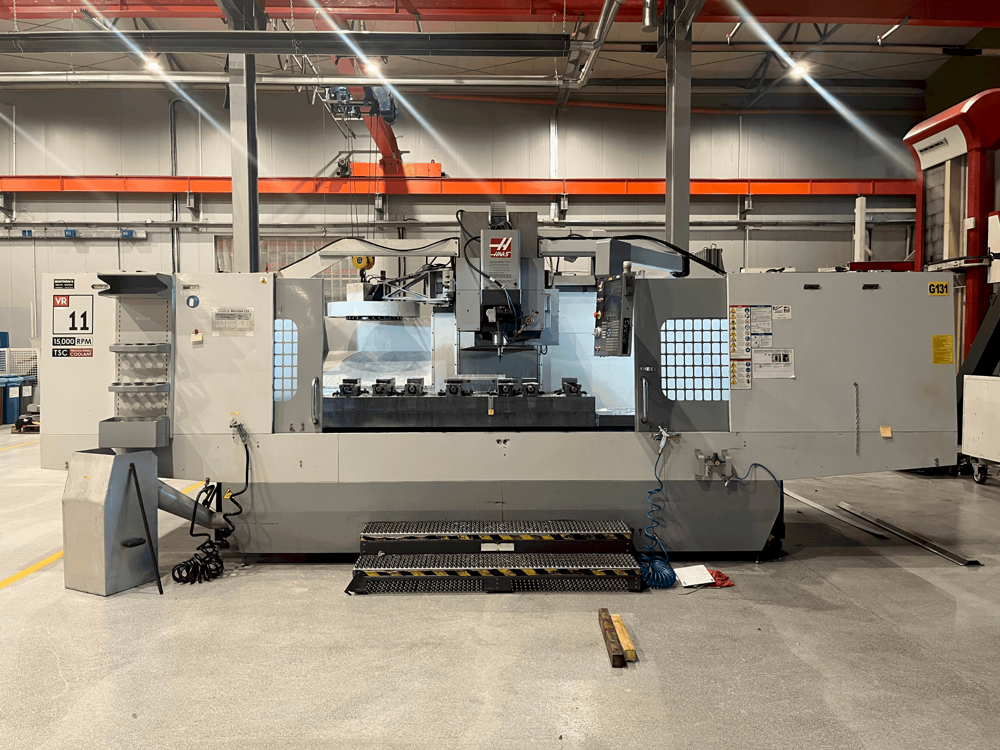 Vista Frontal da HAAS VR-11B máquina