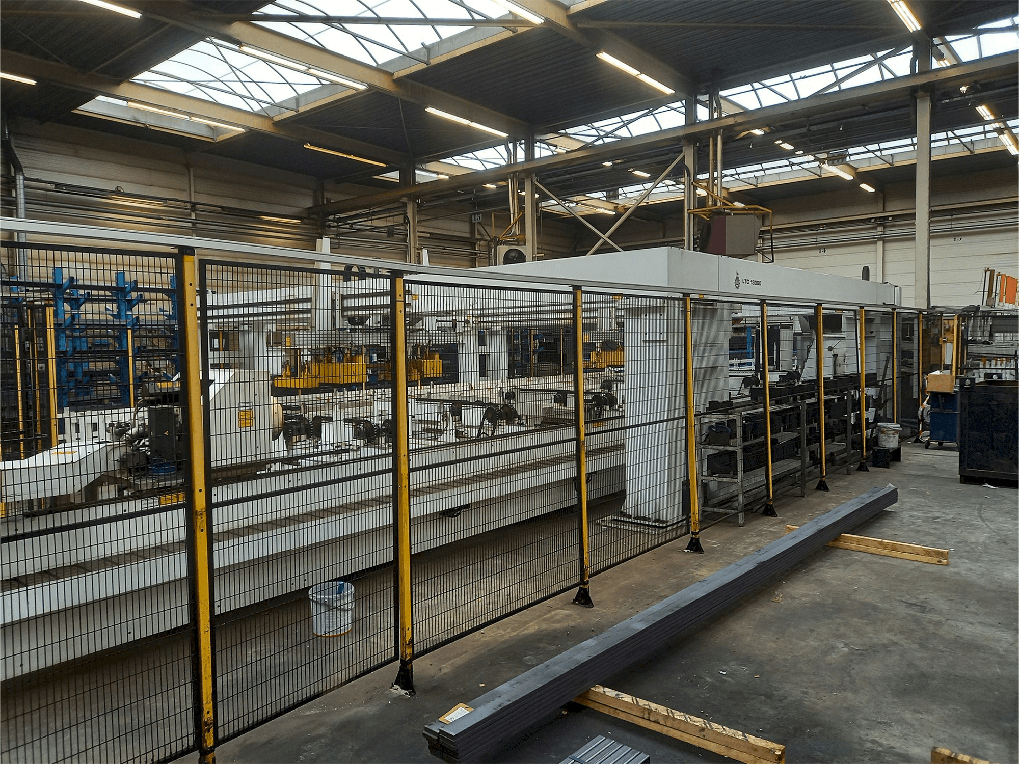 Vista Frontal da Balliu LTC 13000 máquina