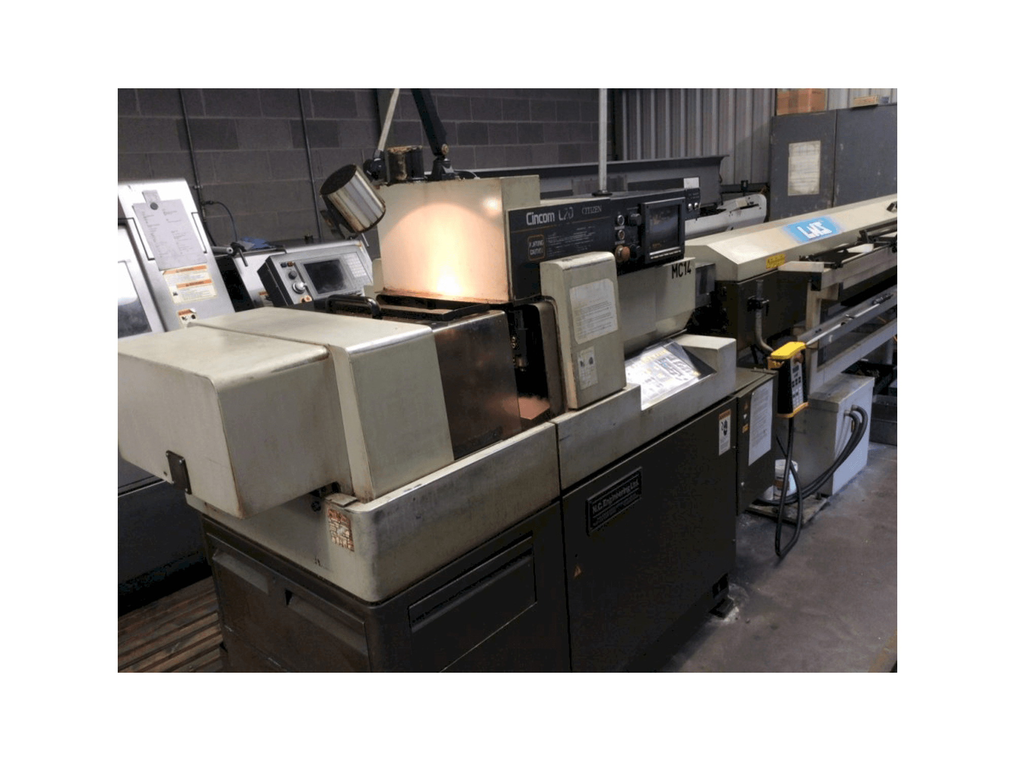 Vista Frontal da Citizen Cincom L320 máquina