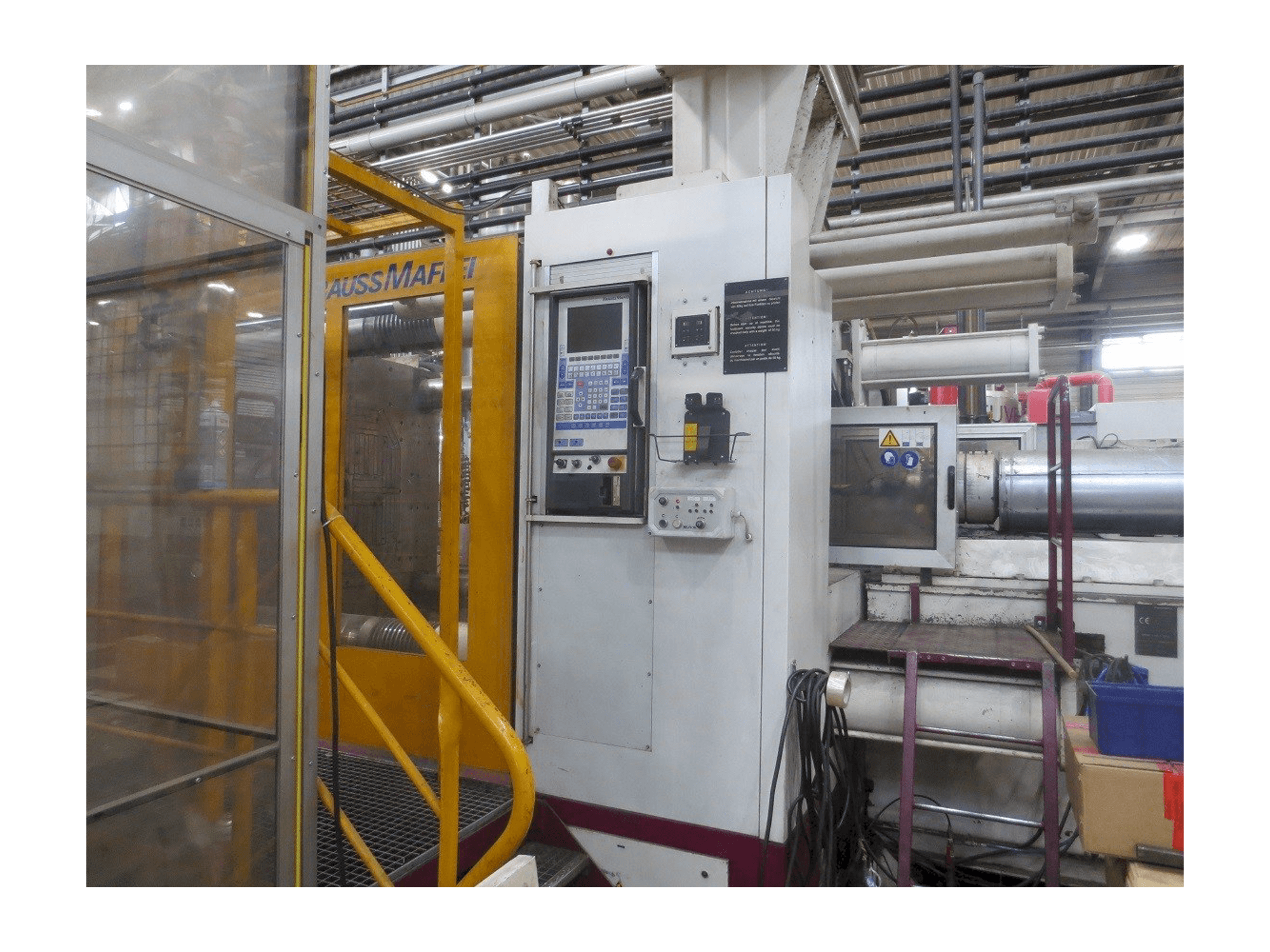 Vista Frontal da Krauss Maffei 1600-14700 MC máquina