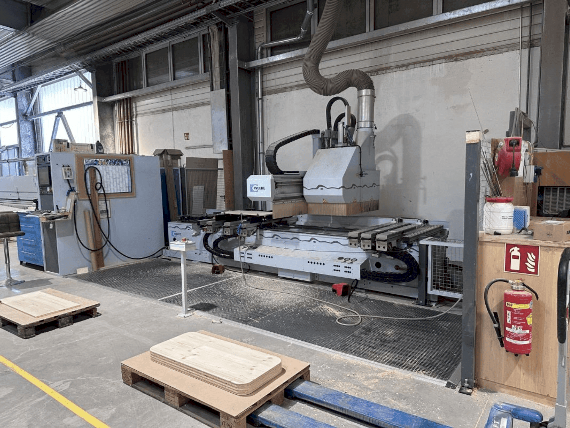 Vista Frontal da Weeke OPTIMAT BHC 550 máquina