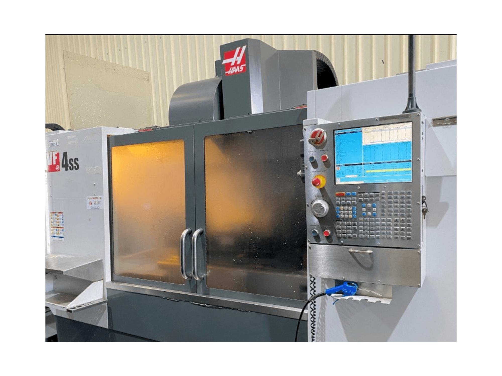 Vista Frontal da HAAS VF-4SS máquina