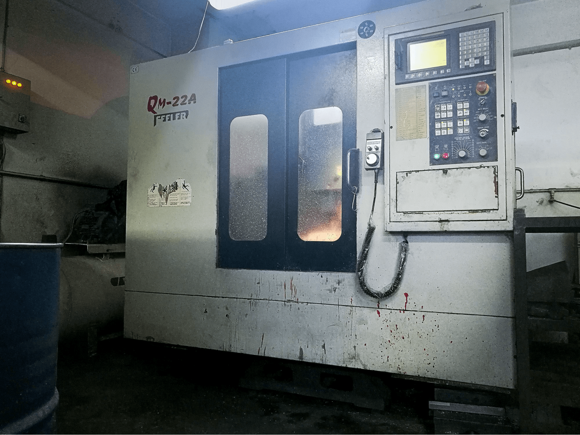 Vista Frontal da Feeler QM-22A máquina