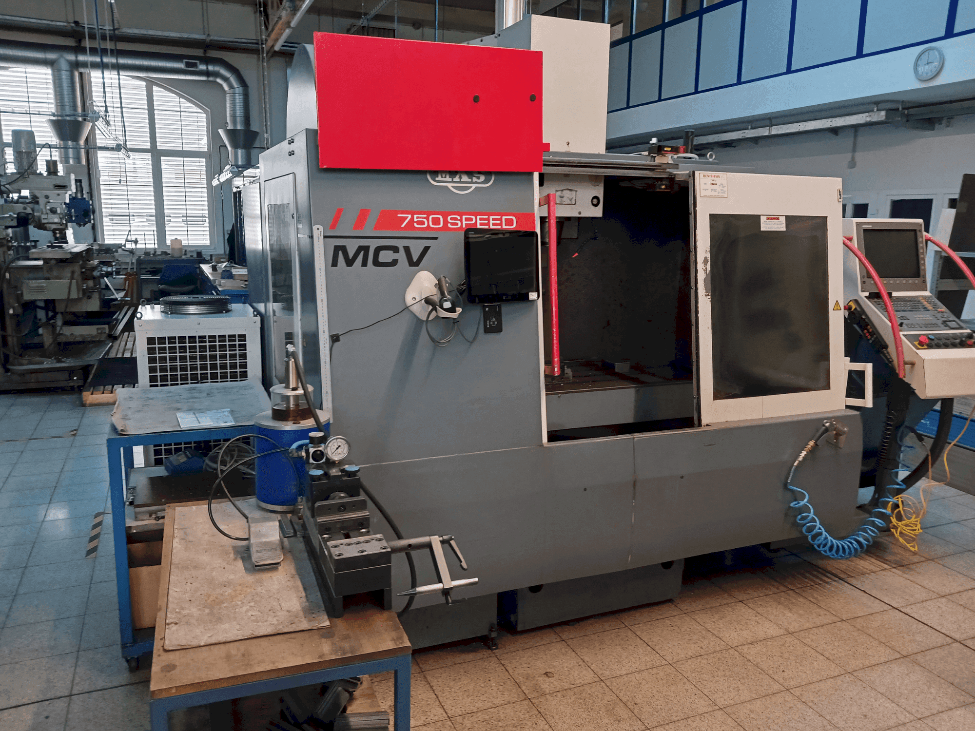 Vista Frontal da KOVOSVIT MAS MCV 750 Speed máquina