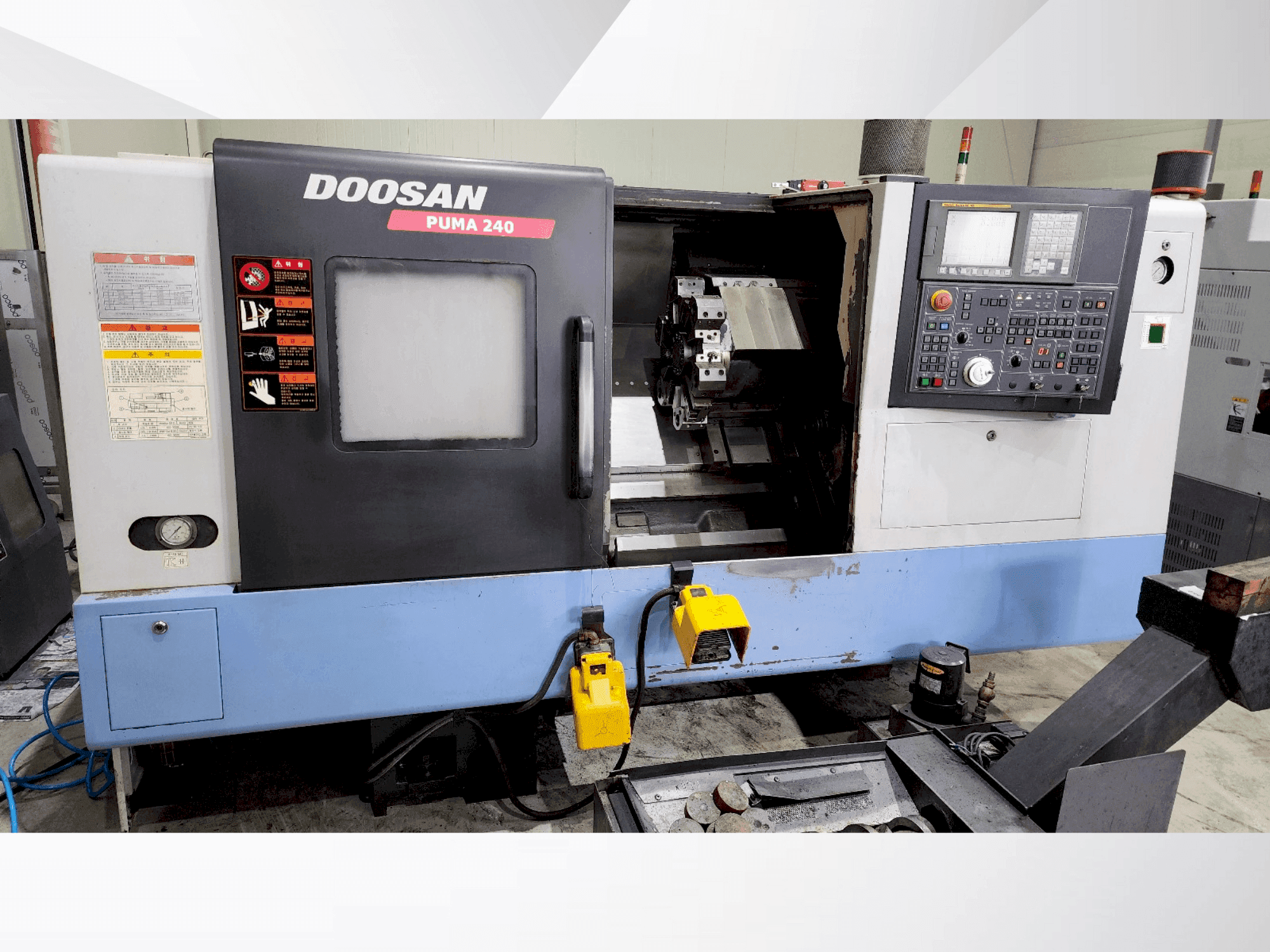 Vista Frontal da DOOSAN PUMA 240B máquina