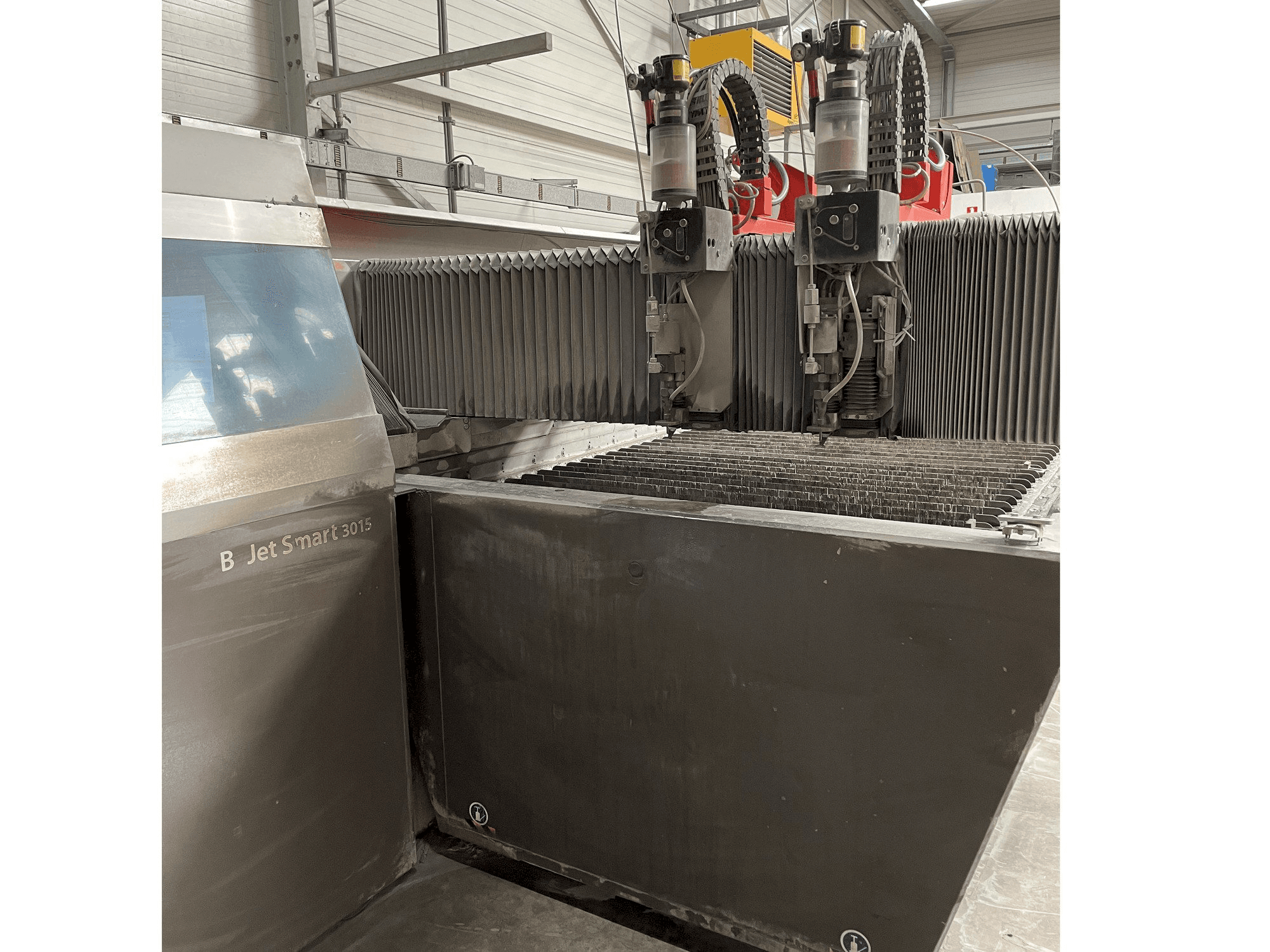 Vista Frontal da Bystronic ByJet Smart 3015 máquina