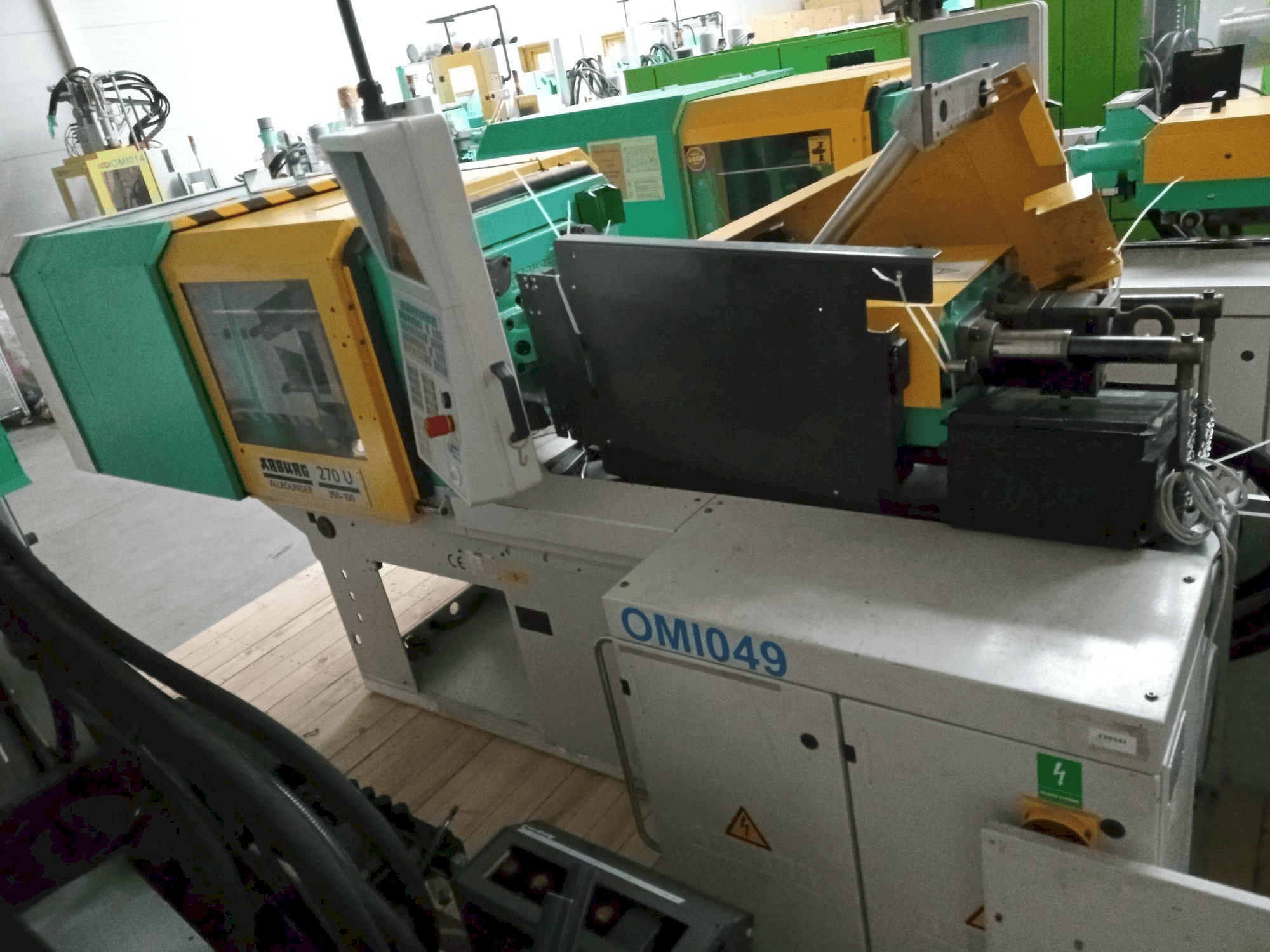 Vista Frontal da Arburg Allrounder 270U 350-100U máquina