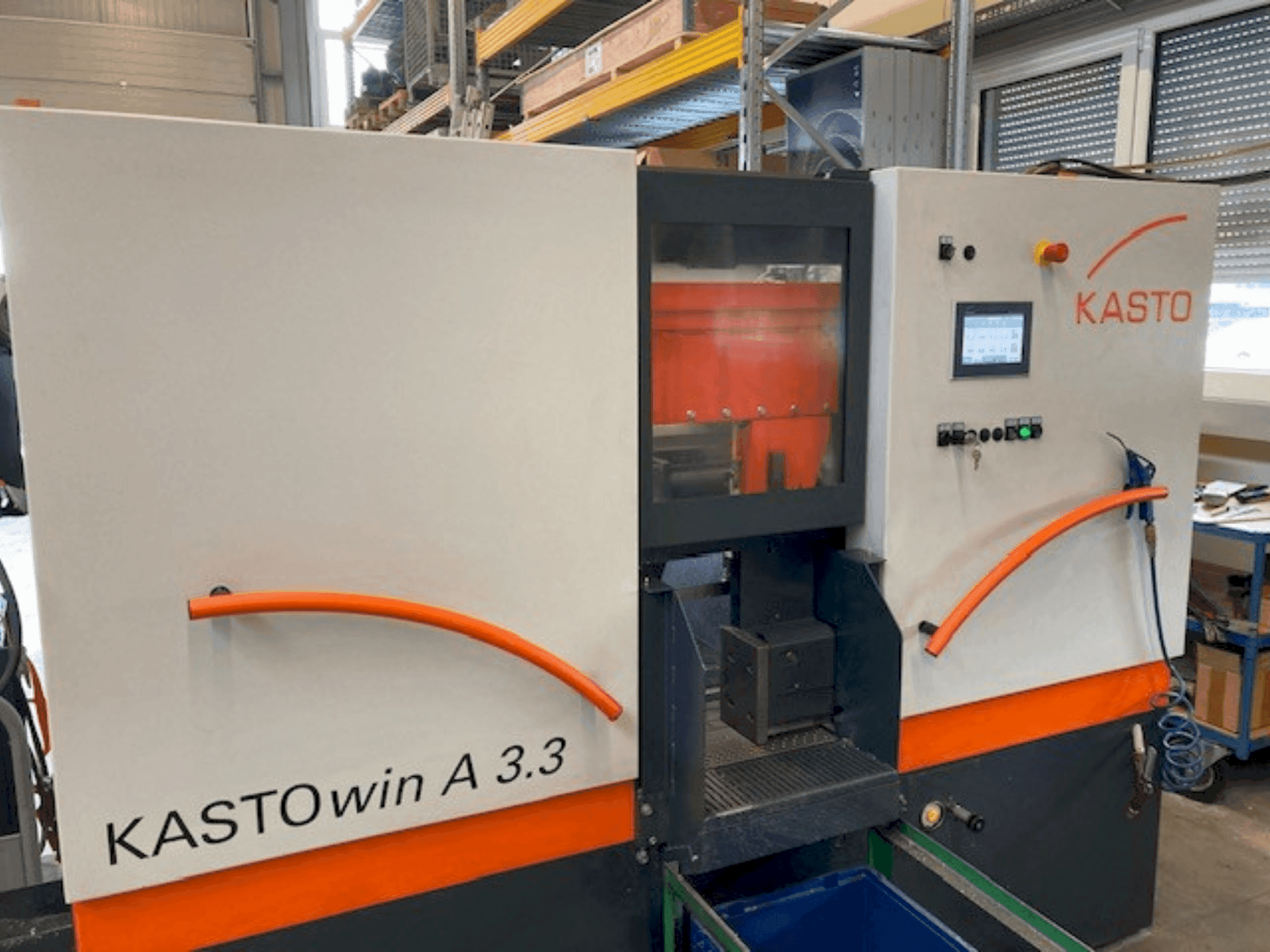 Vista Frontal da KASTO Win A 3.3 máquina