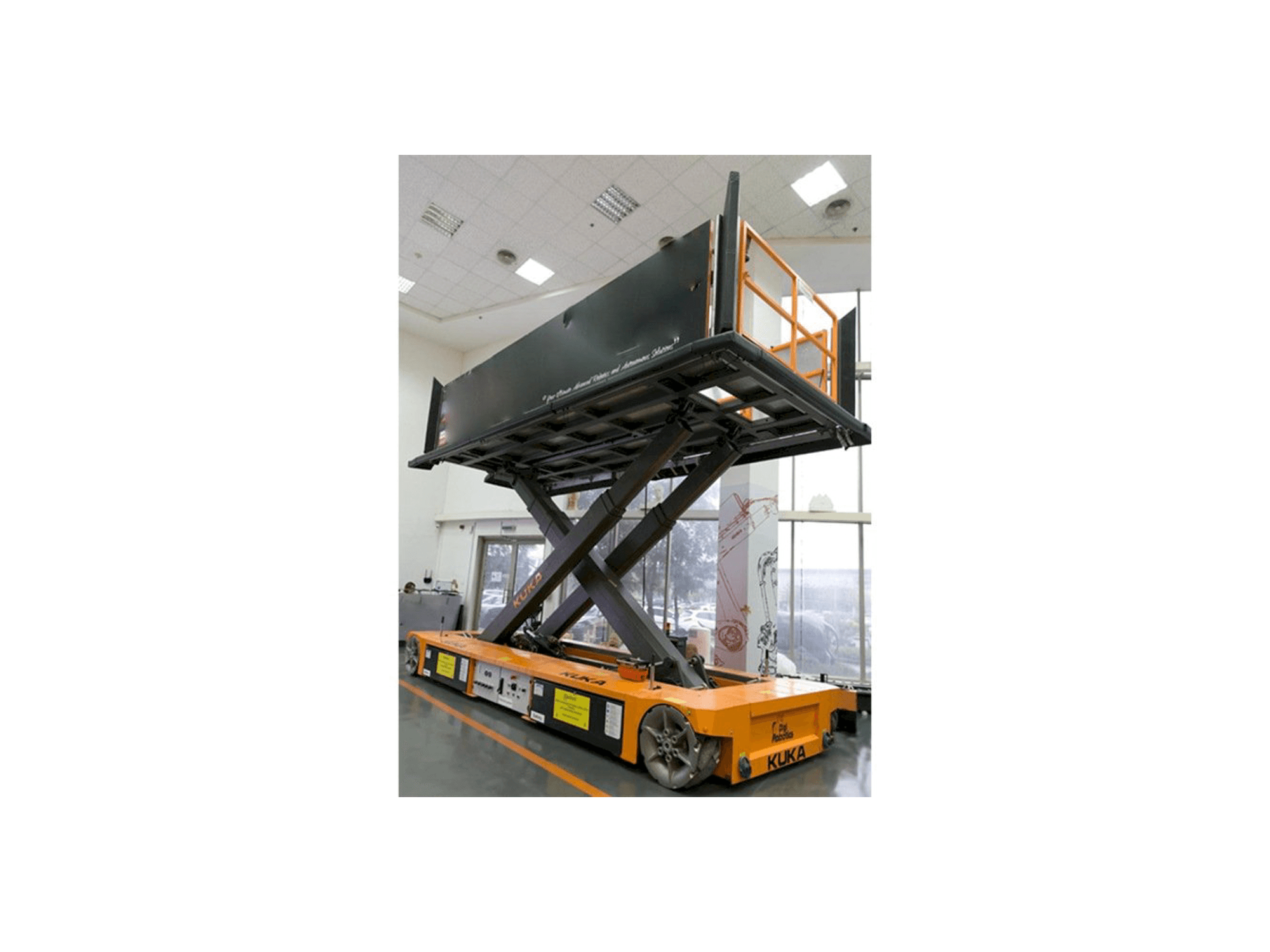 Vista Frontal da KUKA KoM TL-3 E575 1000 máquina