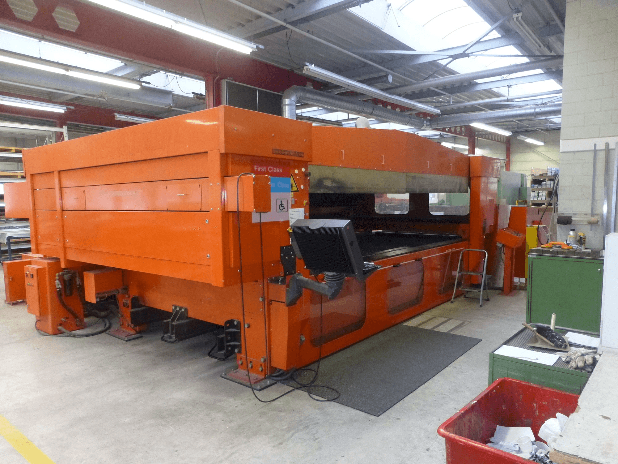 Vista Frontal da Bystronic BYSTAR 4020 máquina