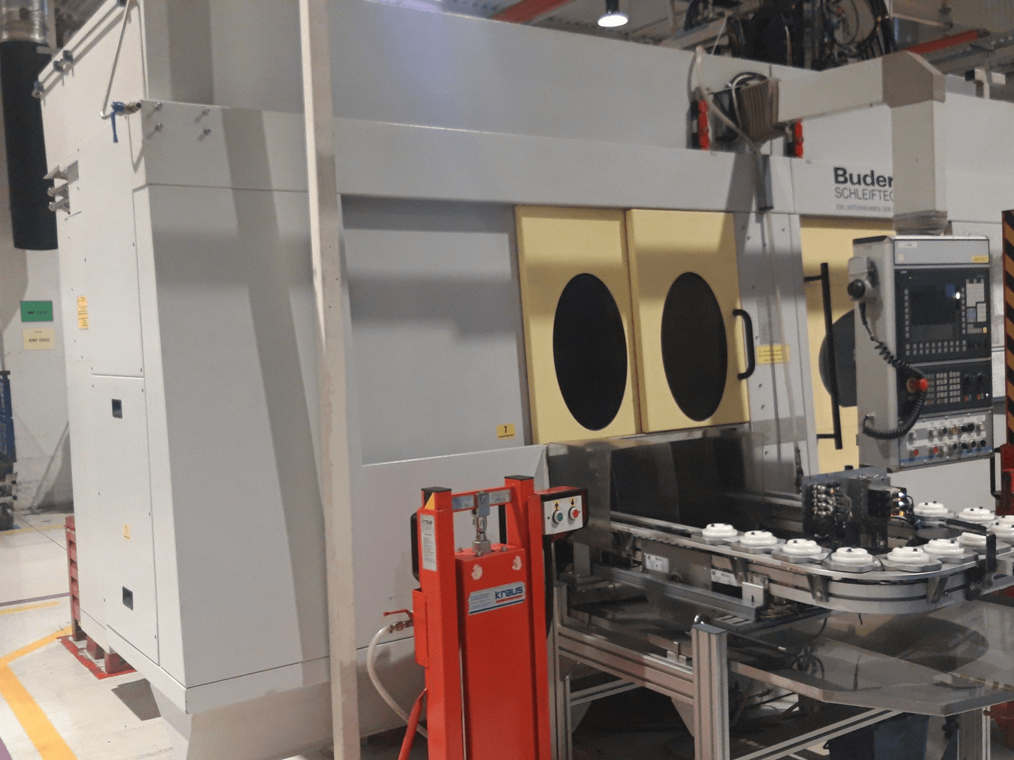 Vista Frontal da Budeurus CNC 245 + Automation máquina