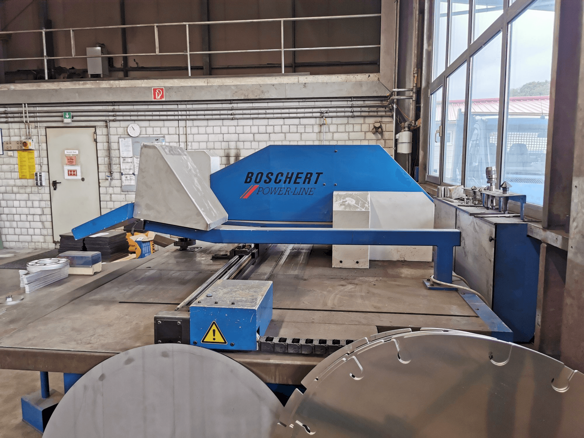 Vista Frontal da BOSCHERT PL 150 CNC Z máquina