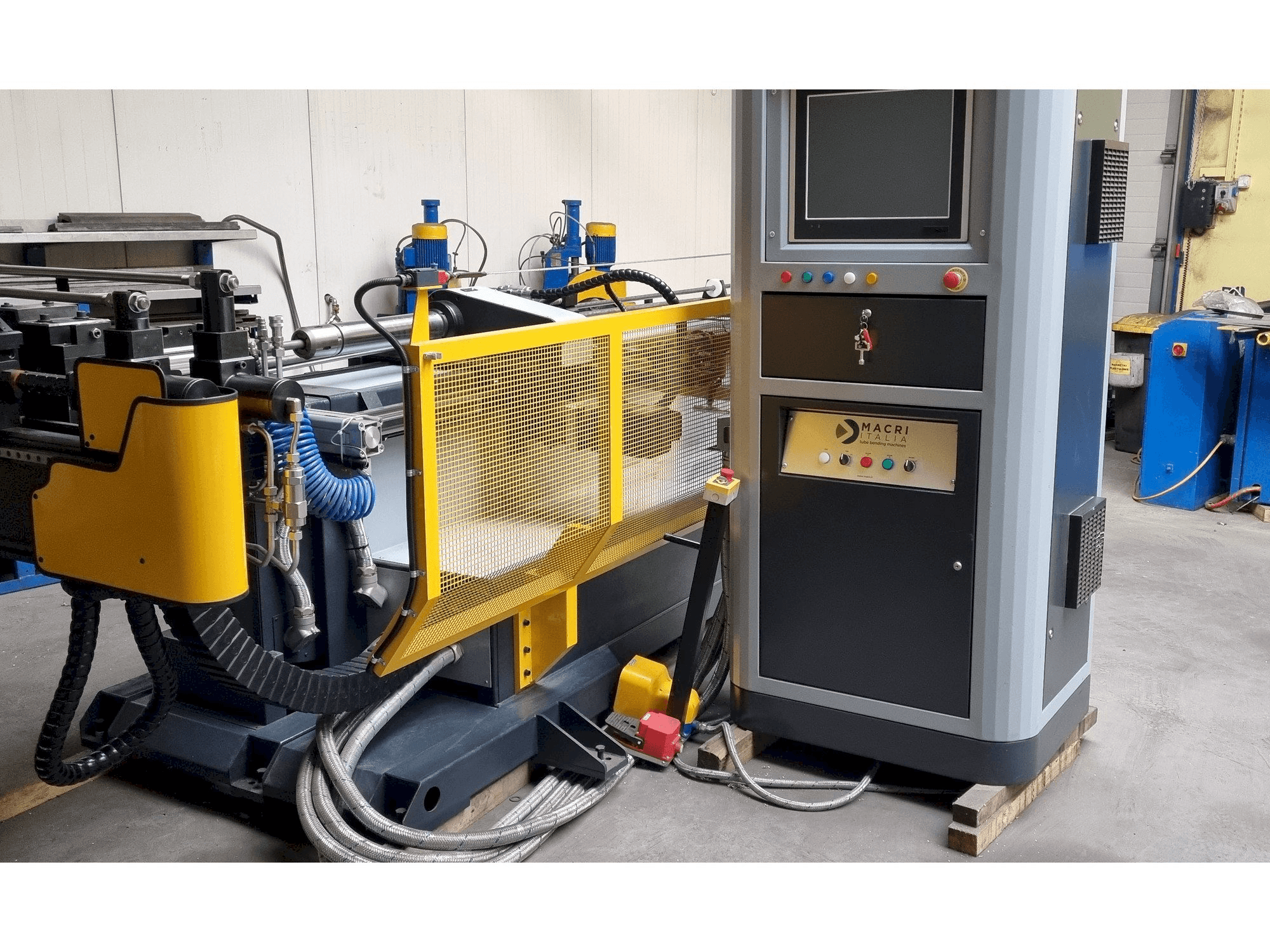 Vista Frontal da MACRI ITALIA PROVAR 6-45 U-D máquina