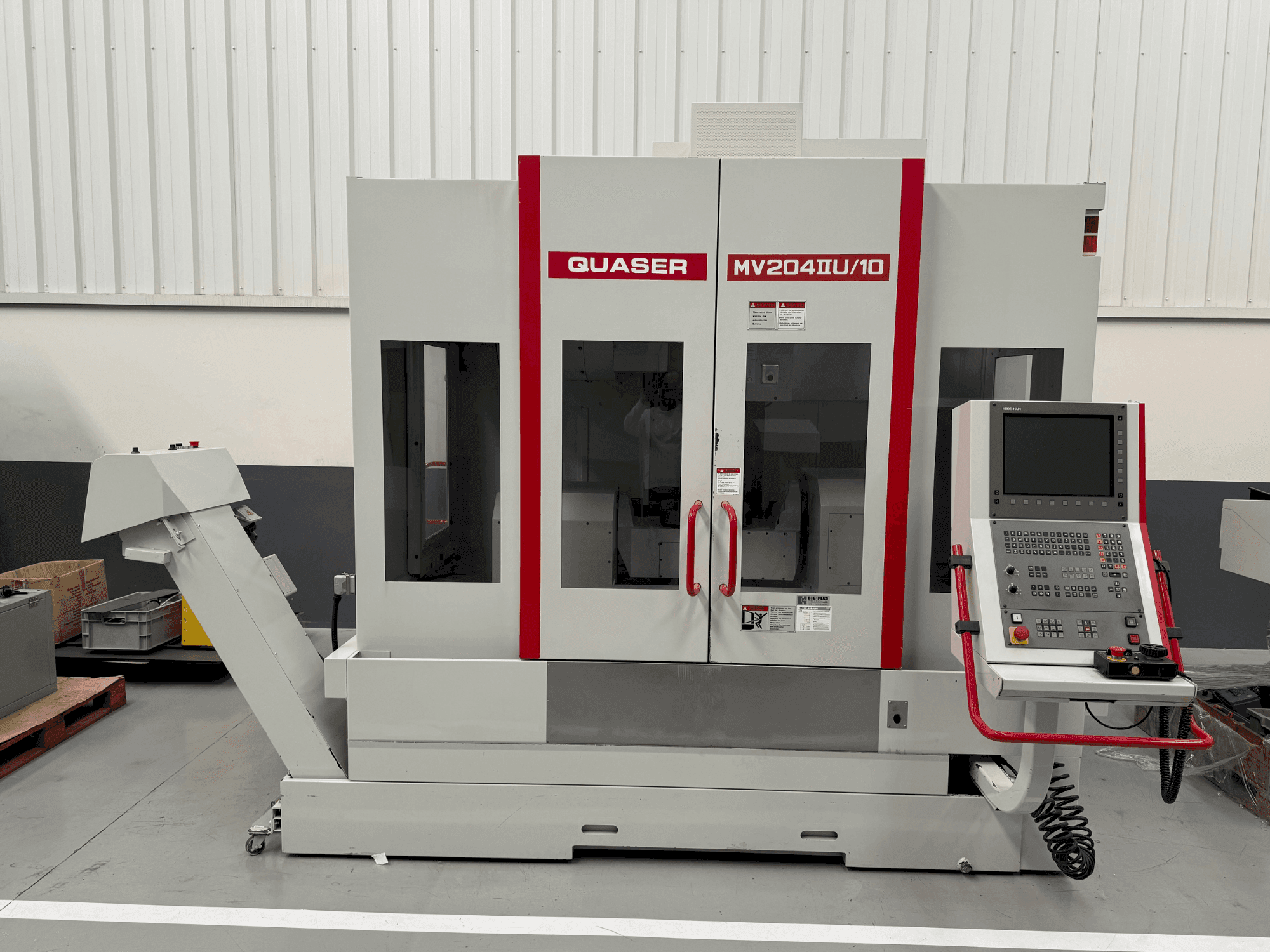 Vista Frontal da Quaser MV 204 IIU/10 máquina