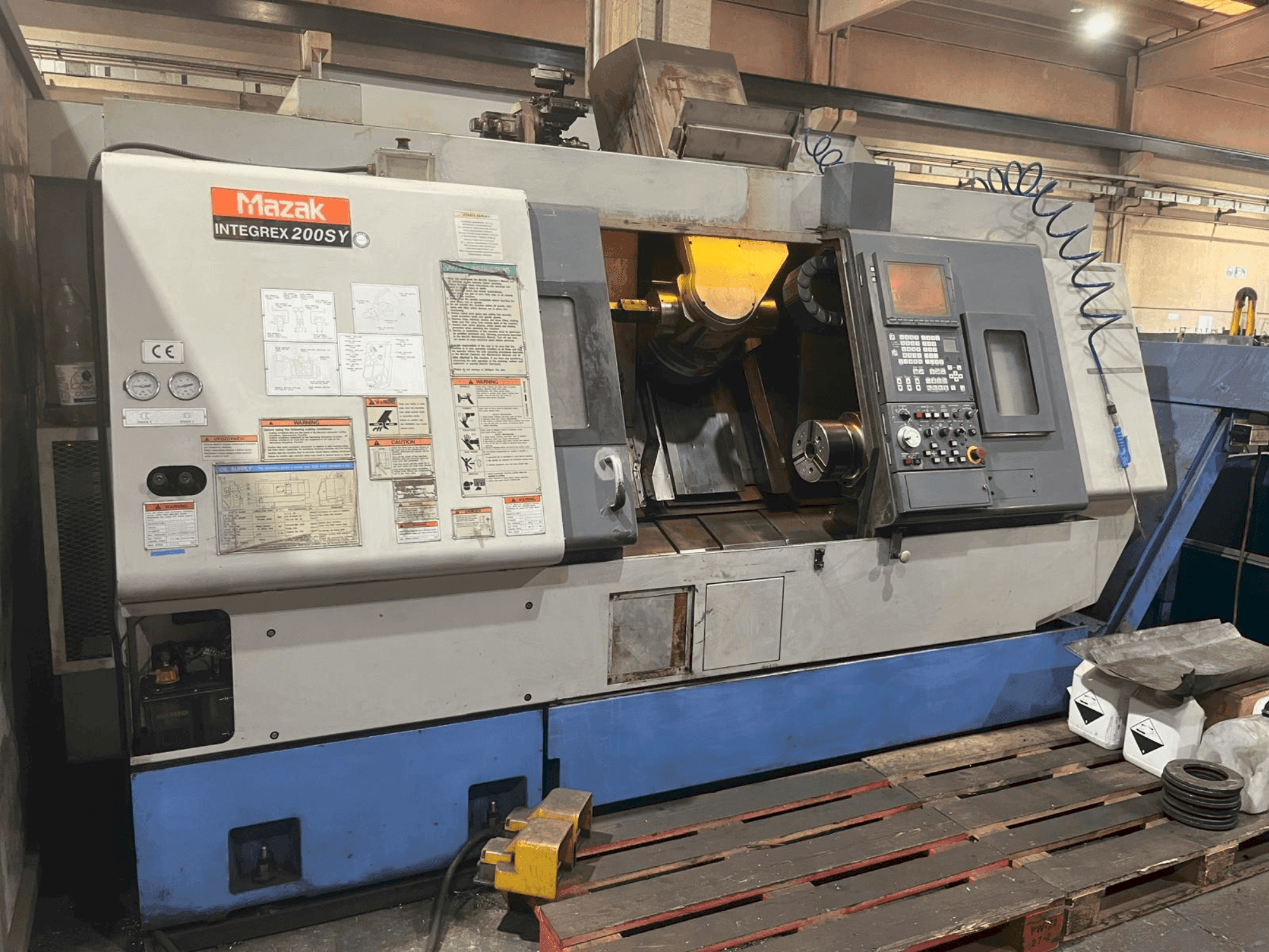 Vista Frontal da Mazak INTEGREX 200 SY máquina