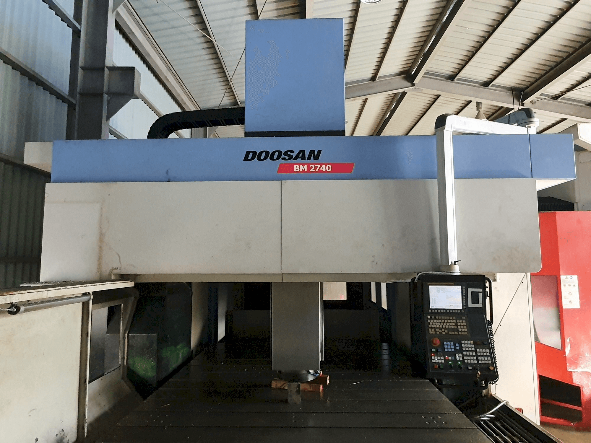 Vista Frontal da Doosan BM2740 máquina