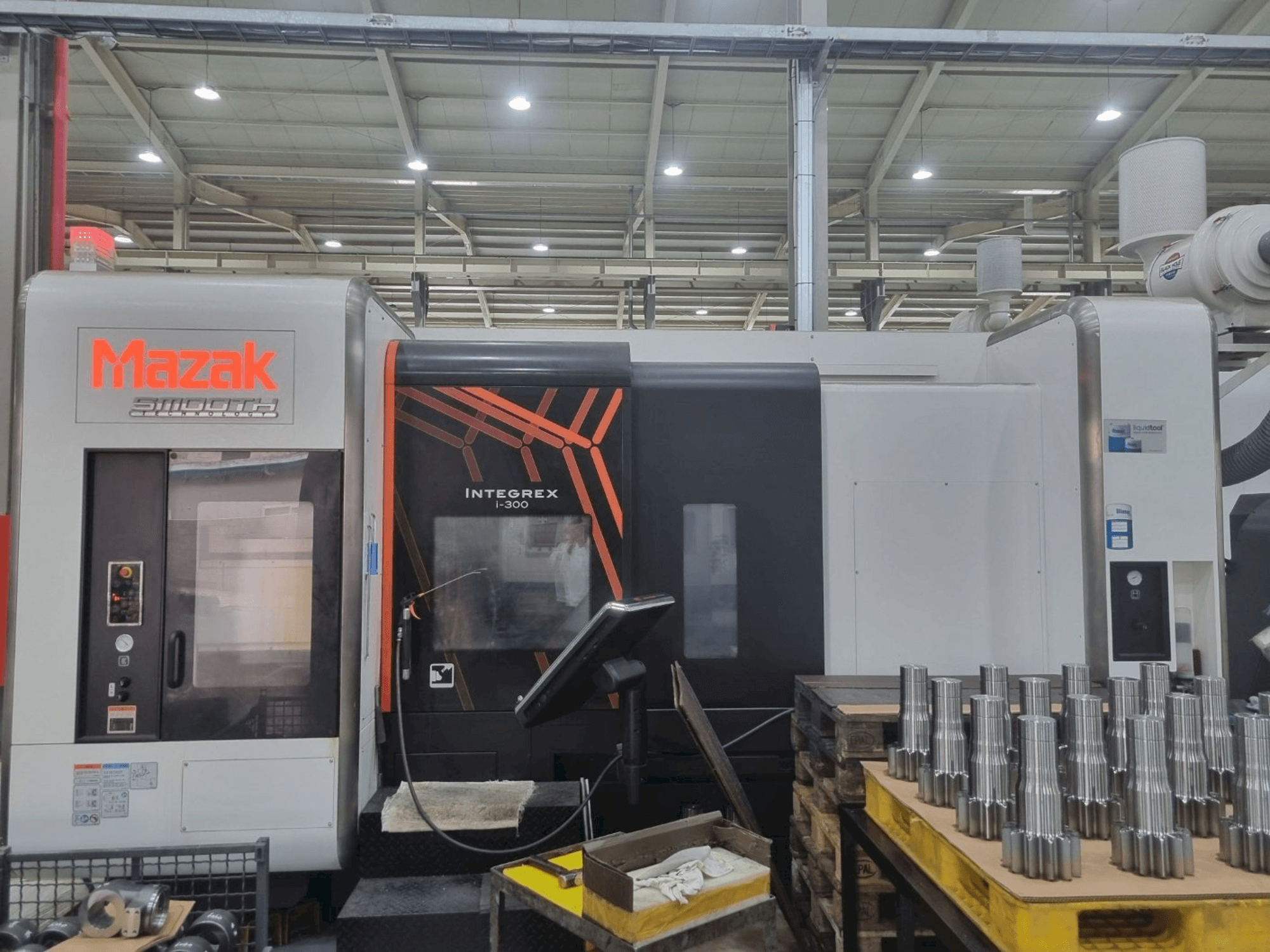 Vista Frontal da Mazak máquina