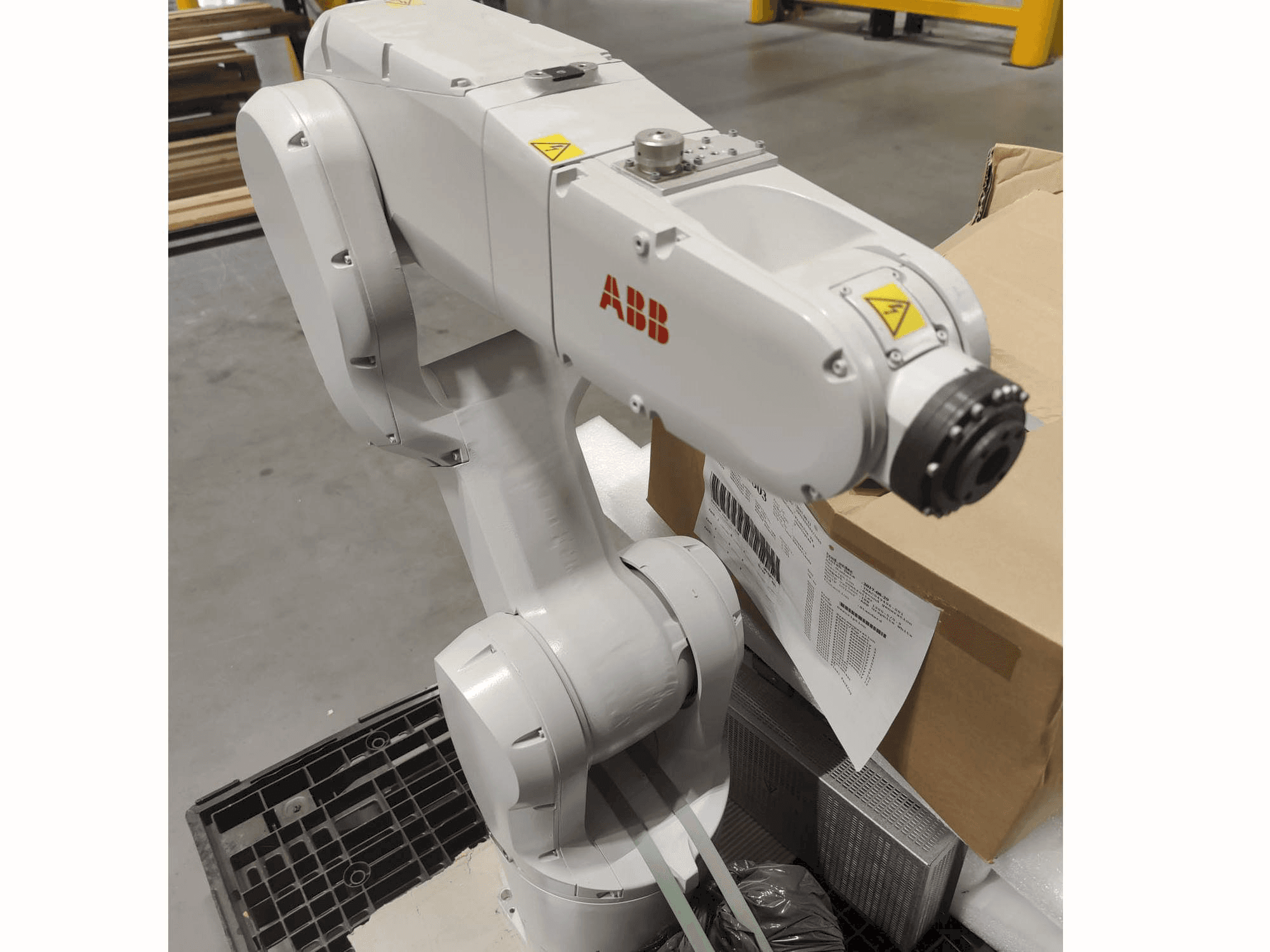 Vista Frontal da ABB IRB1200 máquina
