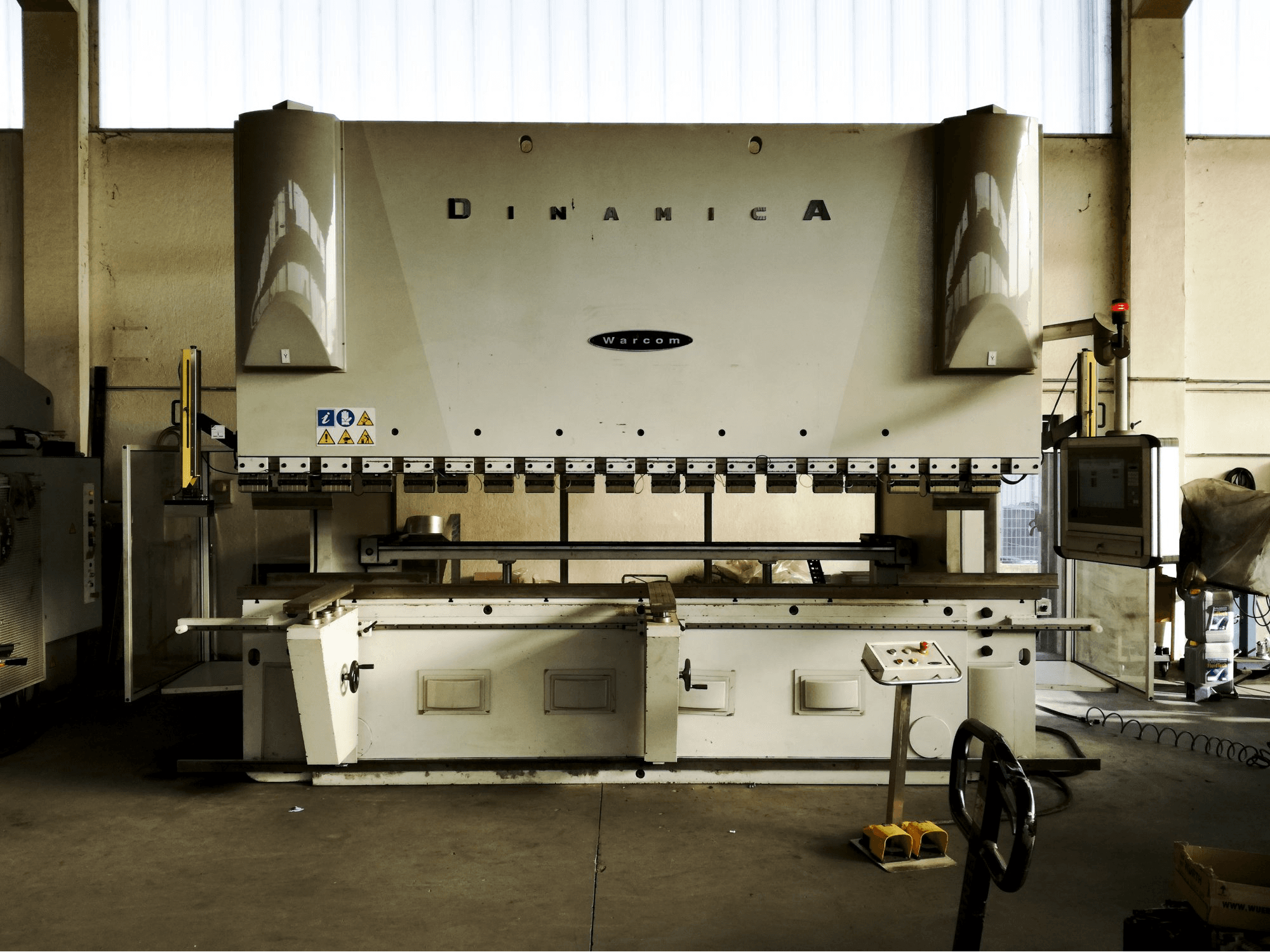 Vista Frontal da Warcom DINAMICA 320·40 máquina