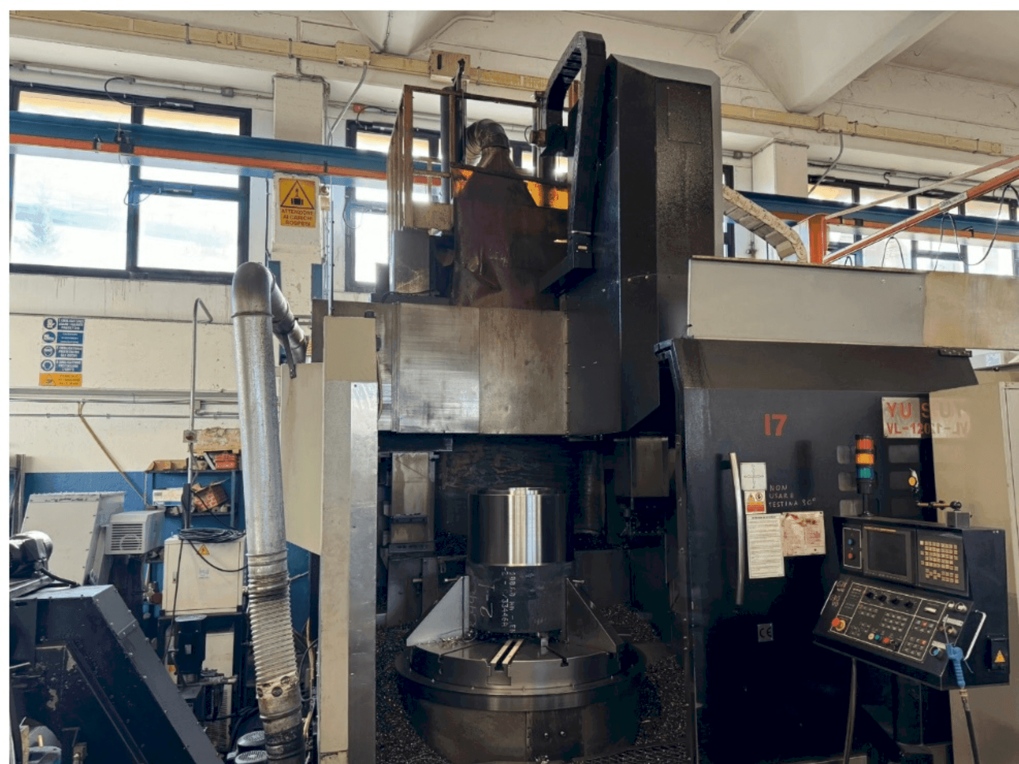 Vista Frontal da YU SHINE YS-VL-1200 ATC+C máquina