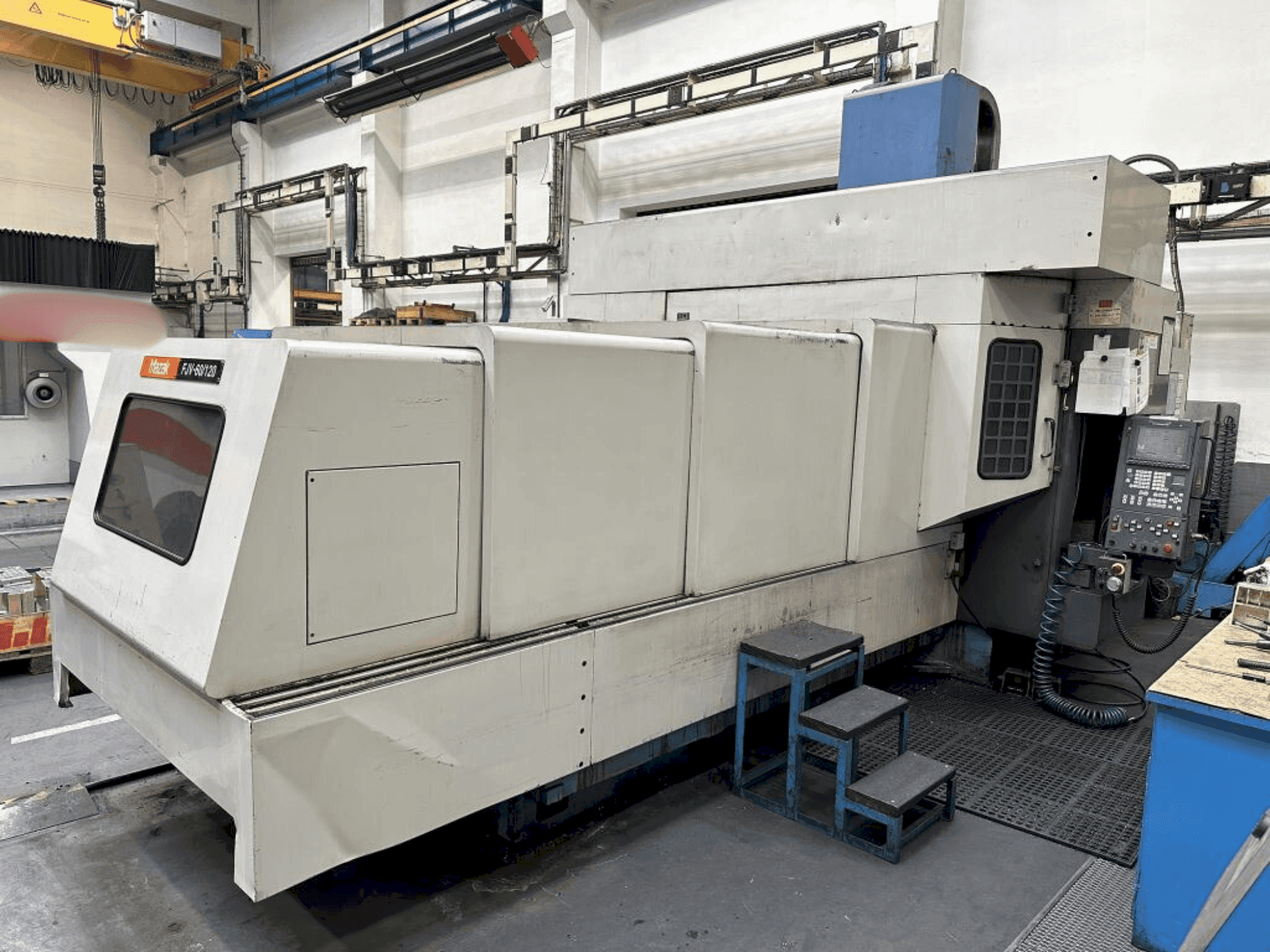 Vista Frontal da Mazak FJV 60/120 máquina