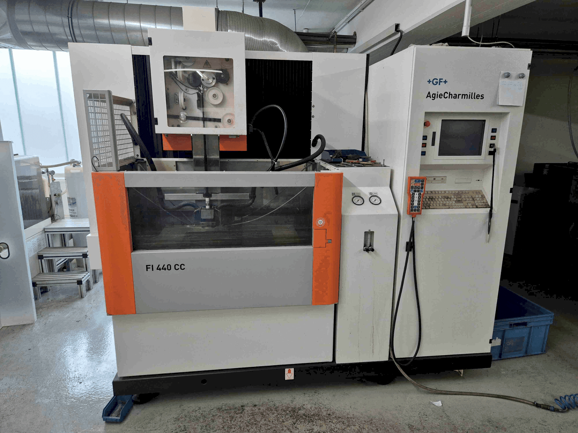 Vista Frontal da CHARMILLES FI 440 CC máquina