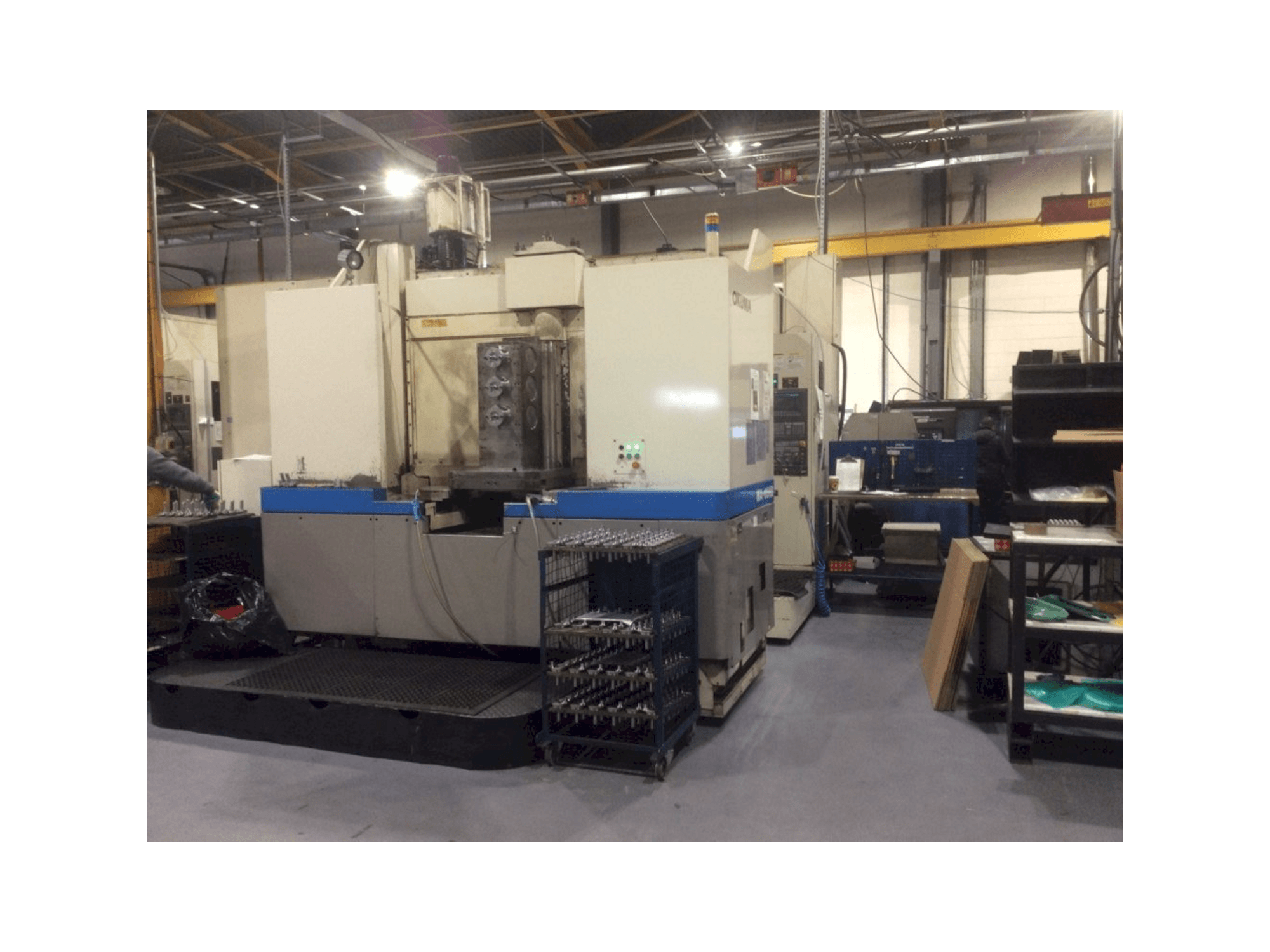 Vista Frontal da Okuma MA-60HB máquina