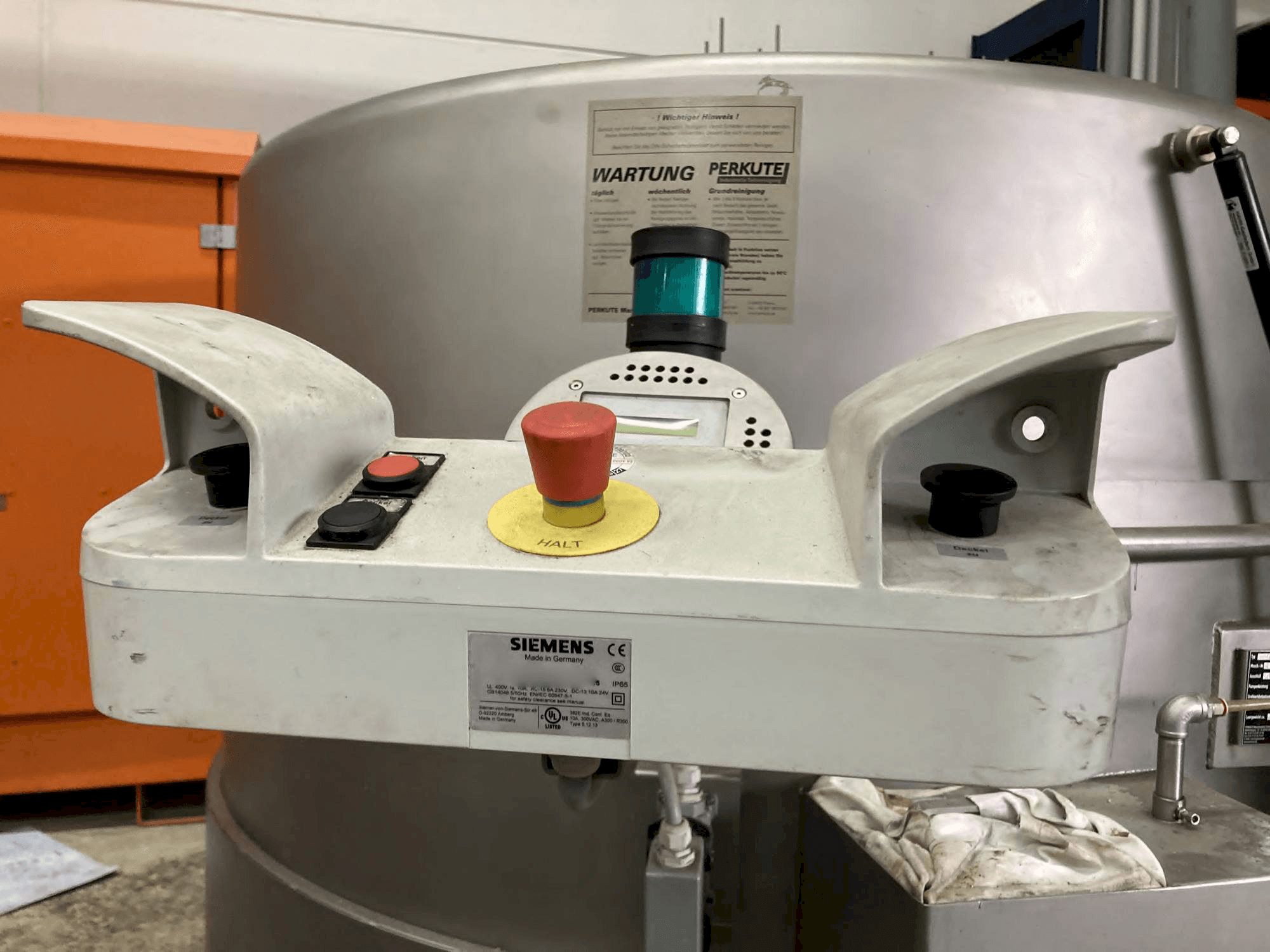 Vista Esquerda da PERKUTE SP 160 máquina