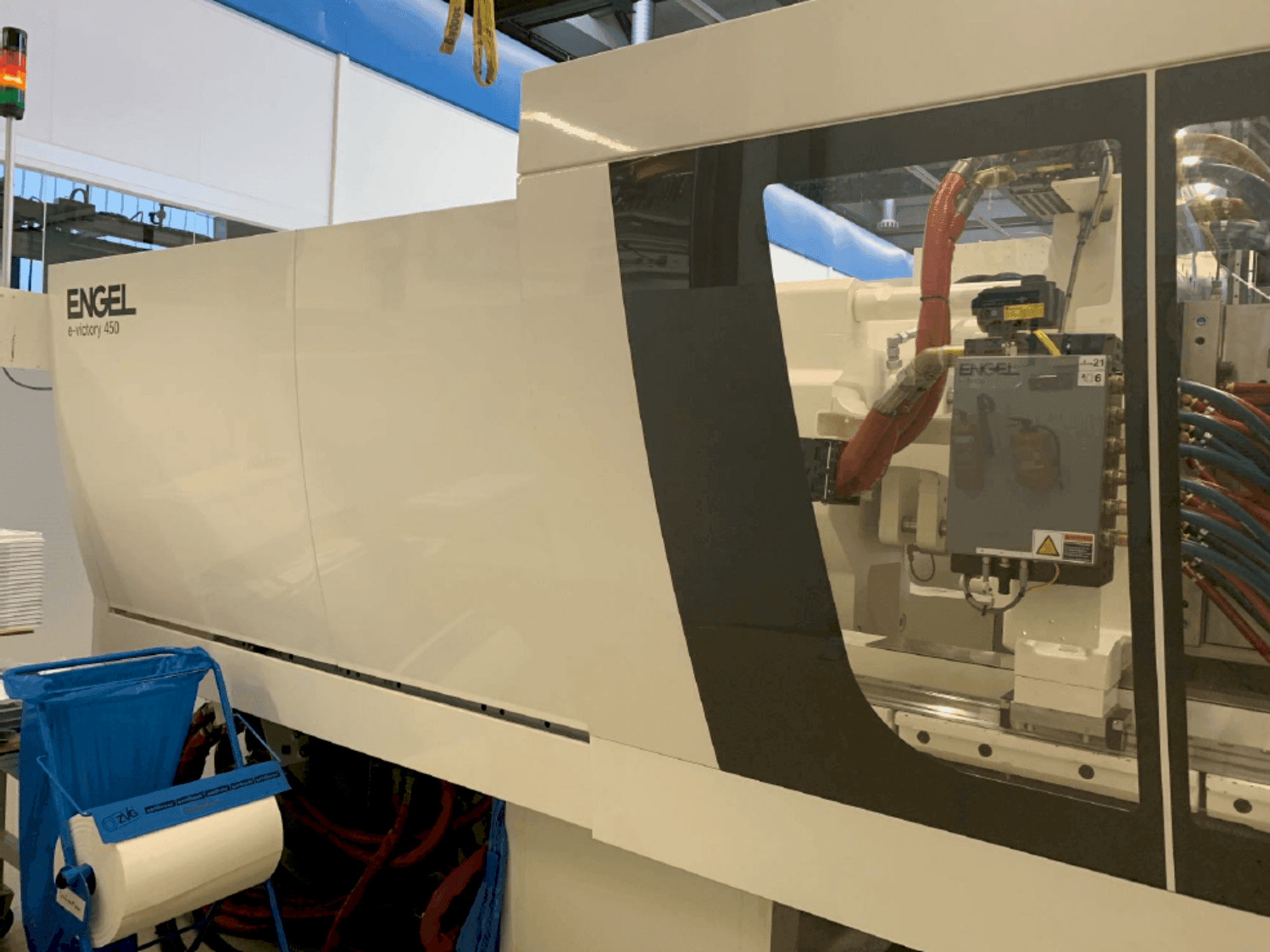 Vista Frontal da Engel e-Victory 740/450 US máquina