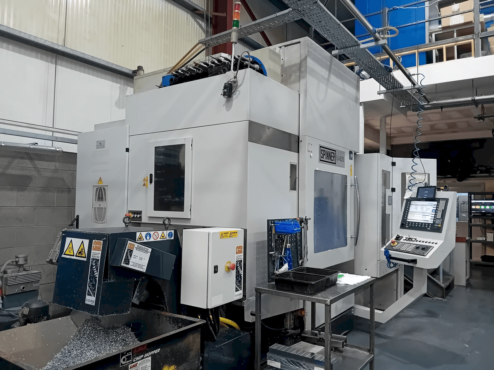 Vista Frontal da SPINNER U5-620 máquina