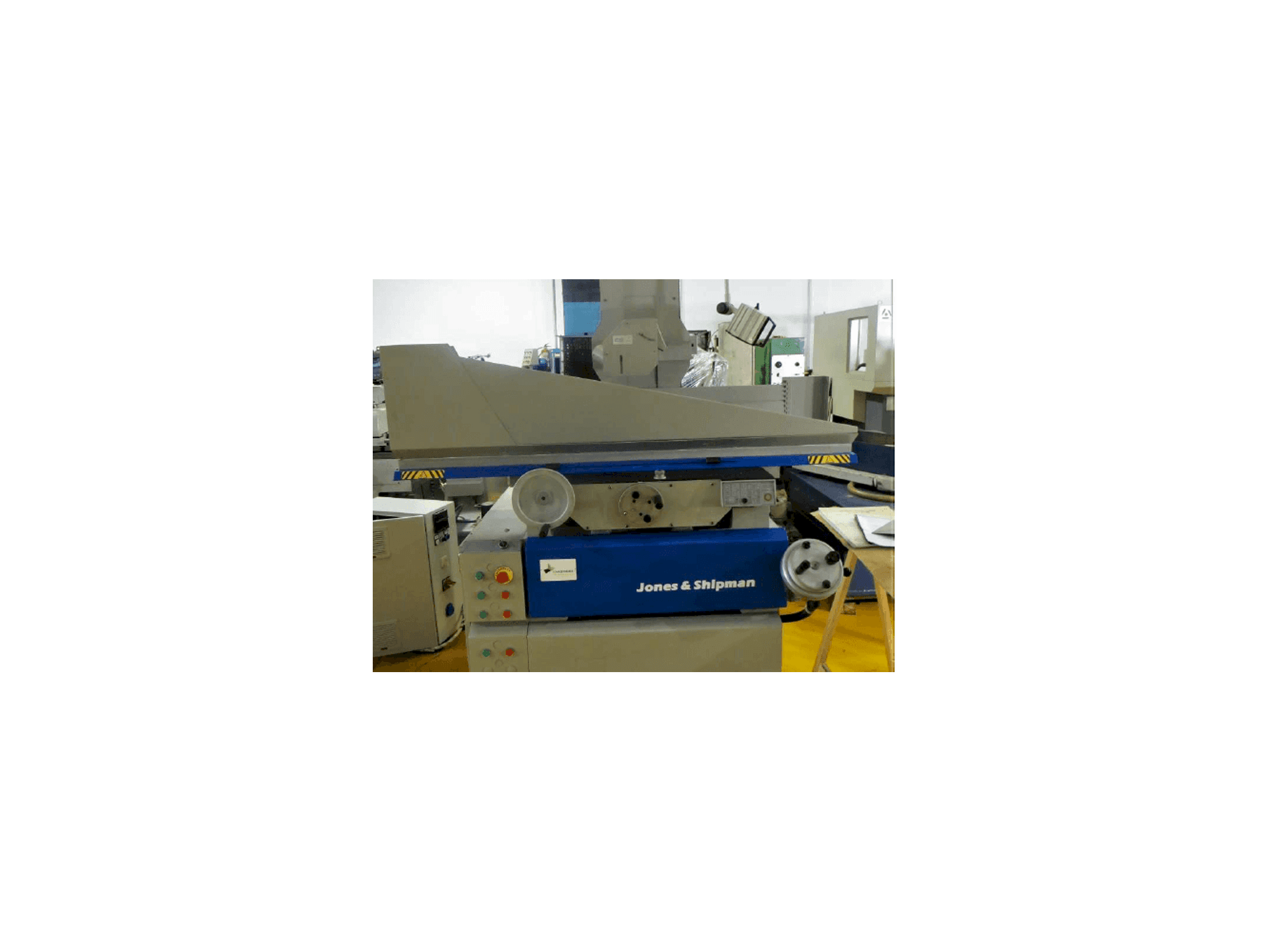 Vista Frontal da Jones & Shipman 1400 E máquina
