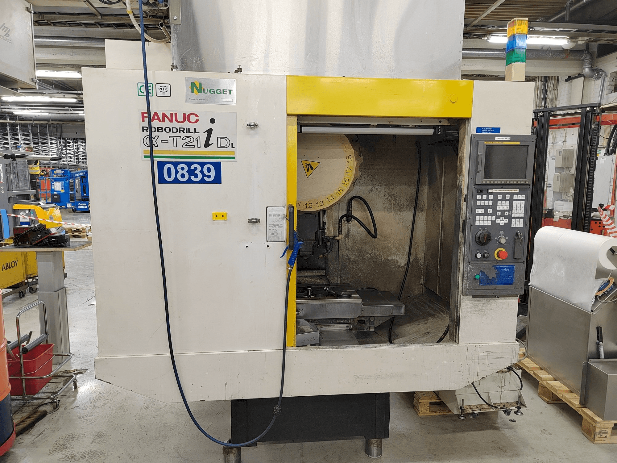 Vista Frontal da FANUC Robodrill Alpha-T21iDL máquina