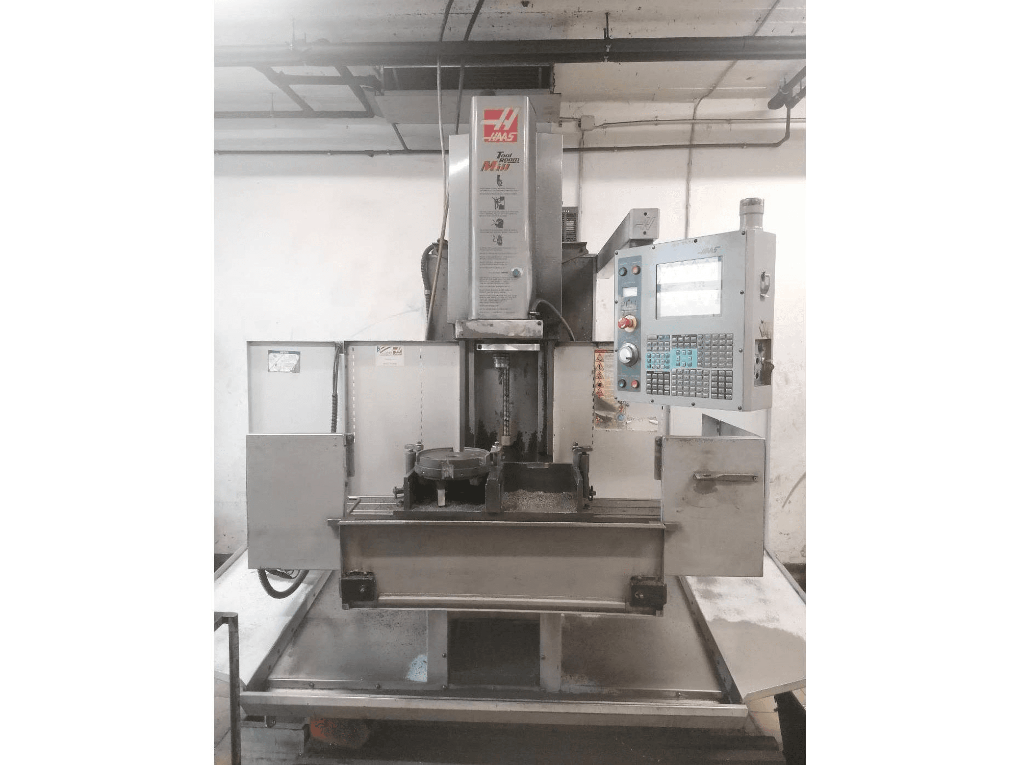 Vista Frontal da HAAS TM2-HE máquina