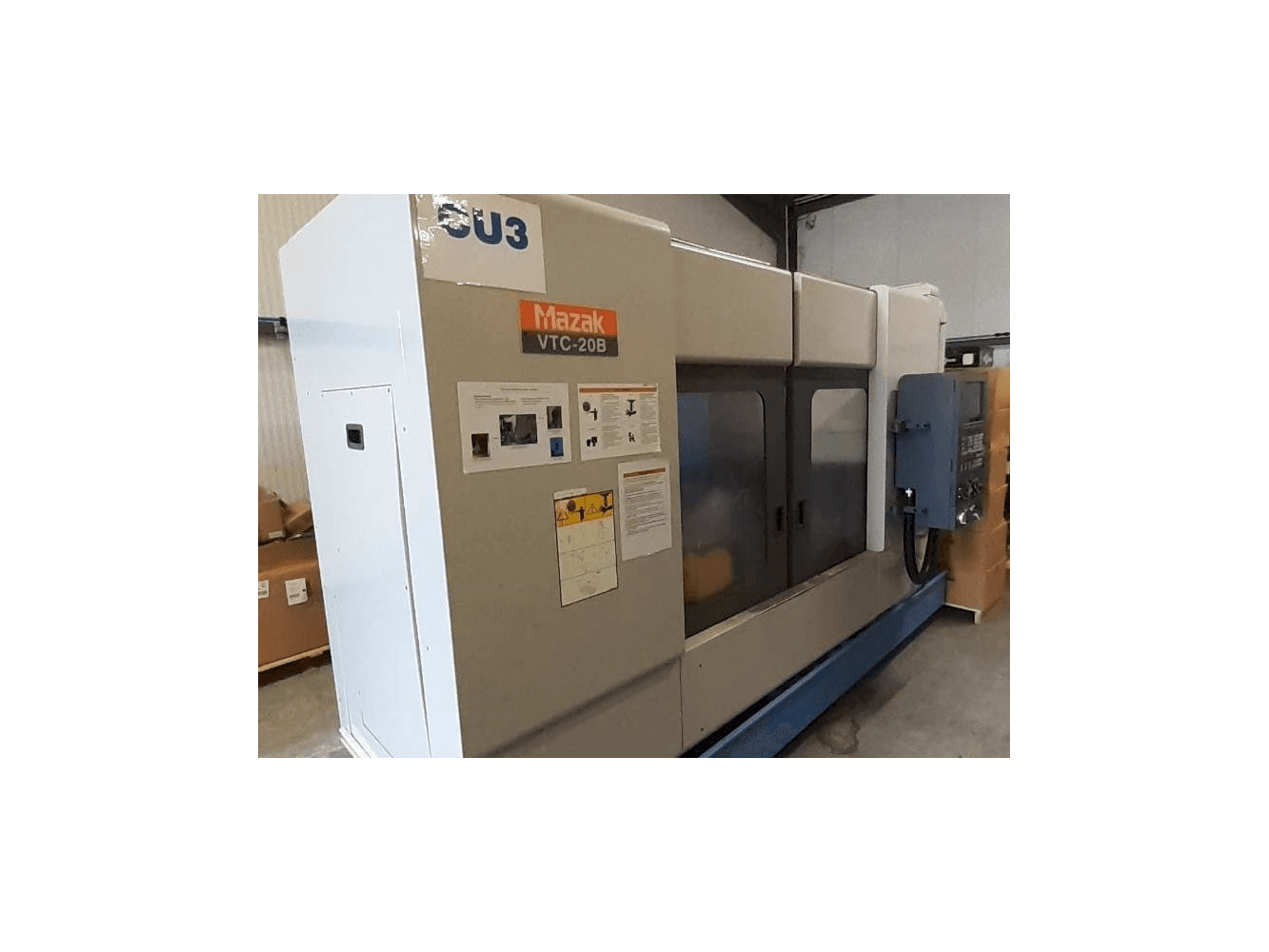 Vista Frontal da Mazak VTC 20B máquina