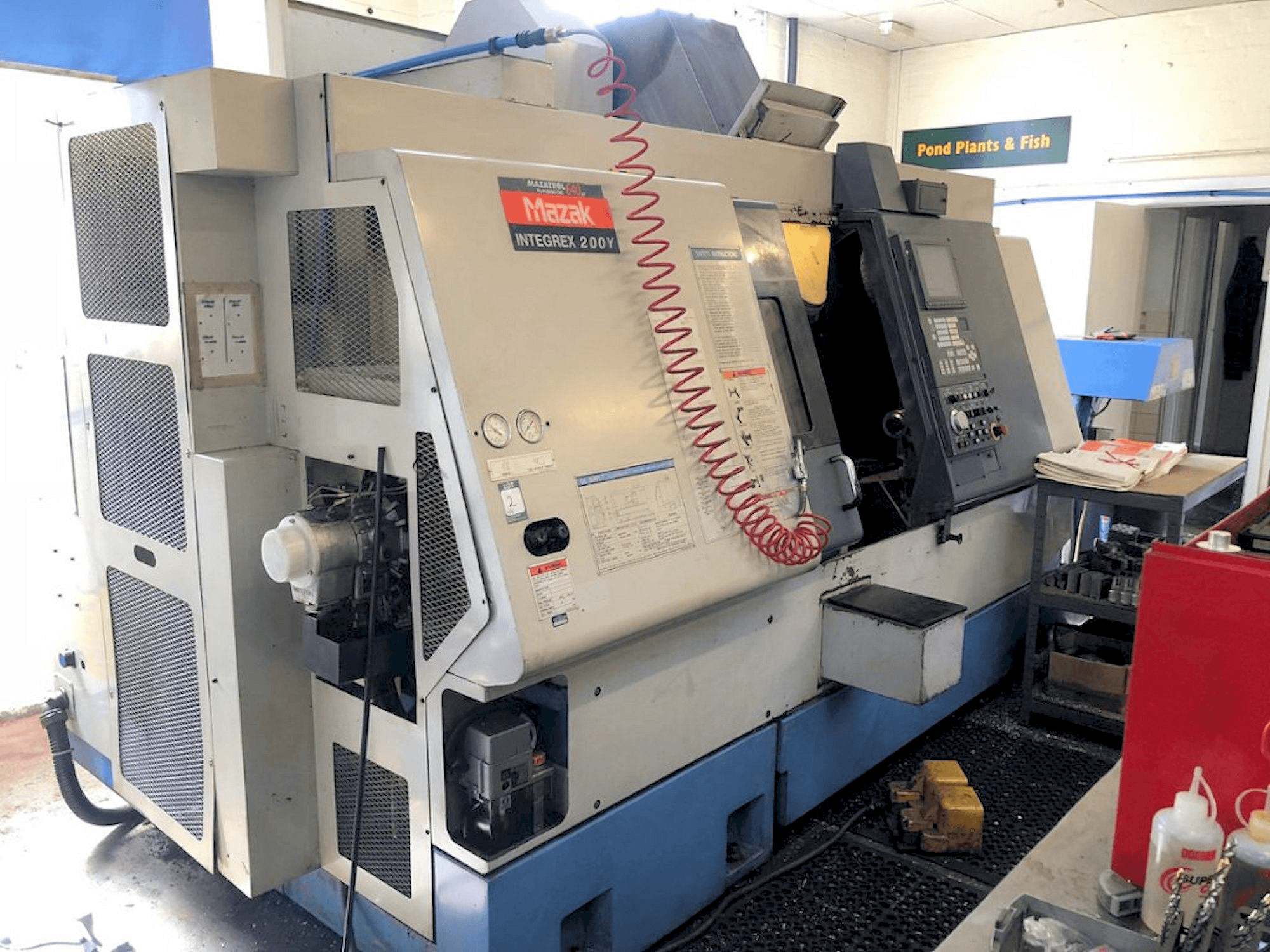 Vista Frontal da Mazak Integrex 200Y máquina