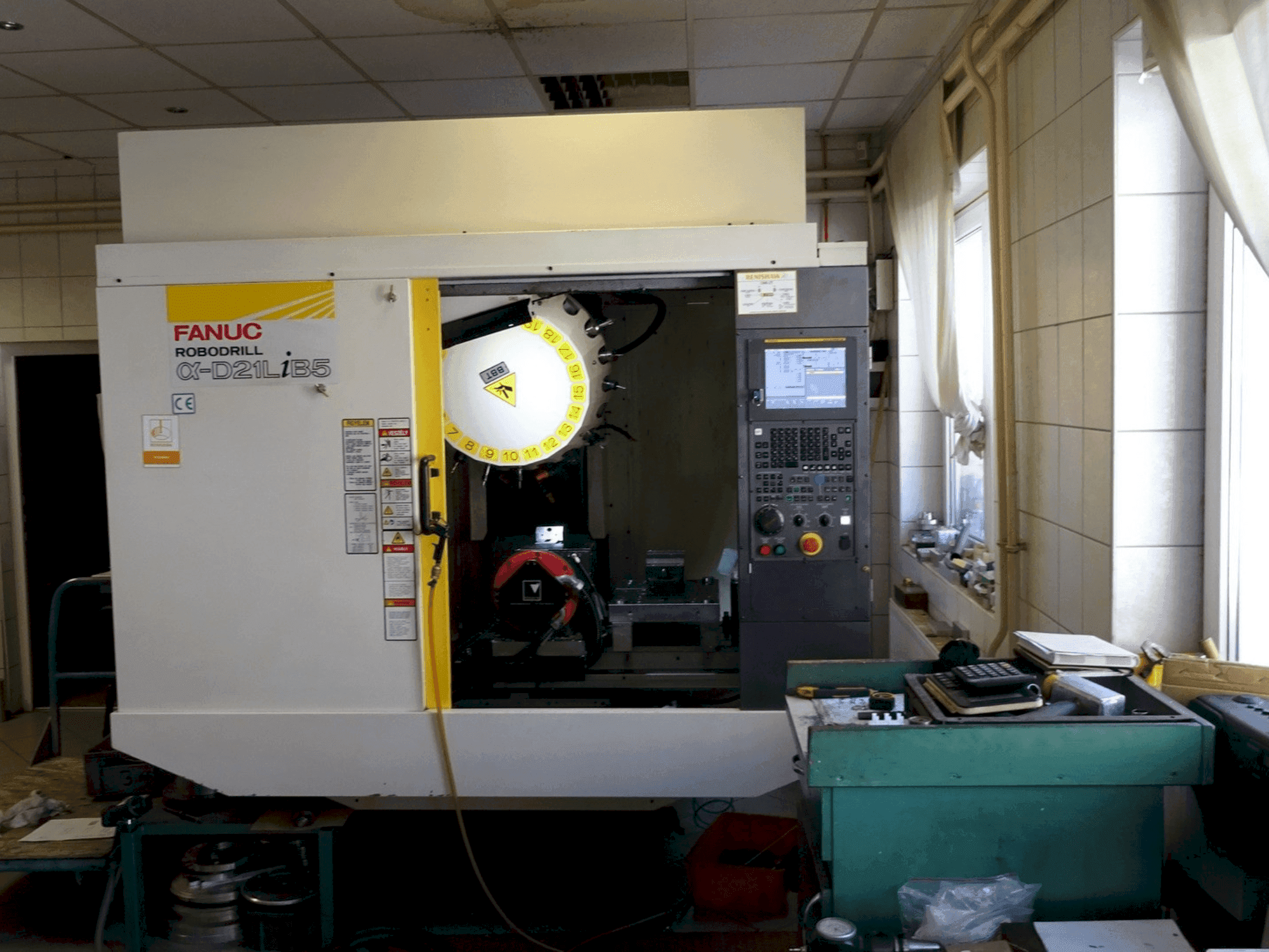 Vista Frontal da FANUC Alfa D21LiB5 máquina