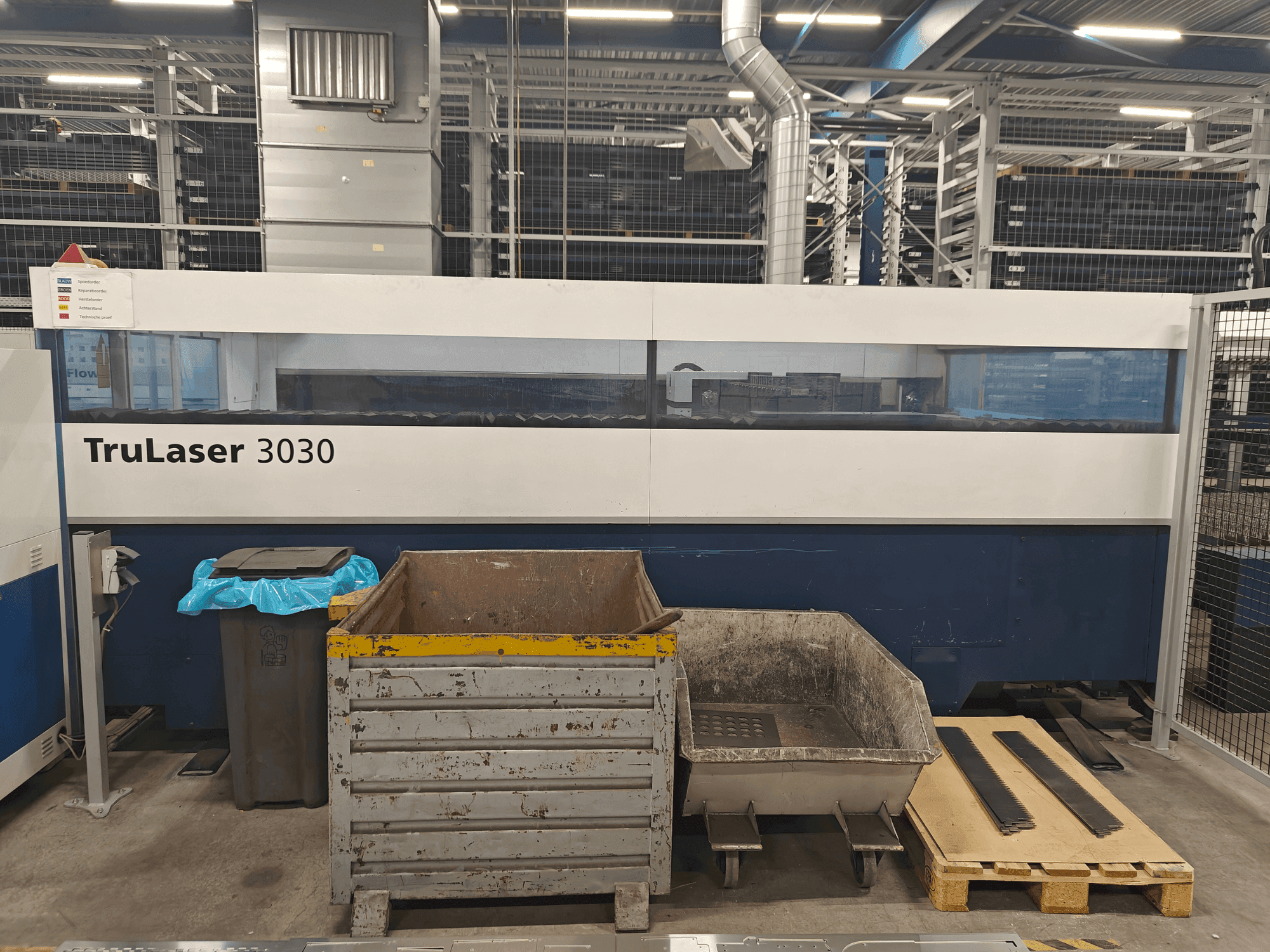 Vista Frontal da TRUMPF TruLaser 3030 3,2kW CO2 máquina