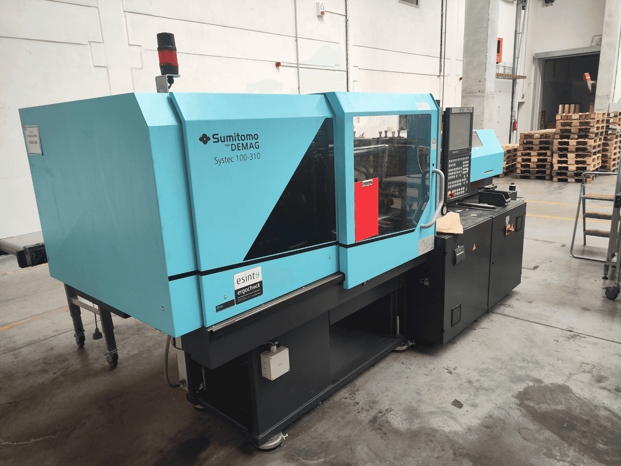 Vista Frontal da DEMAG Systec 100/420-310 máquina