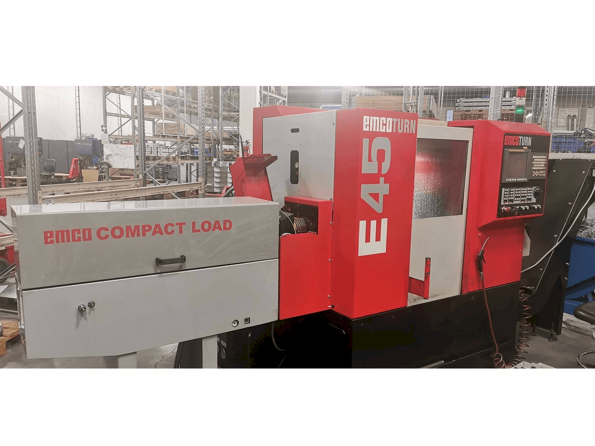 Vista Frontal da Emcoturn E 45 máquina