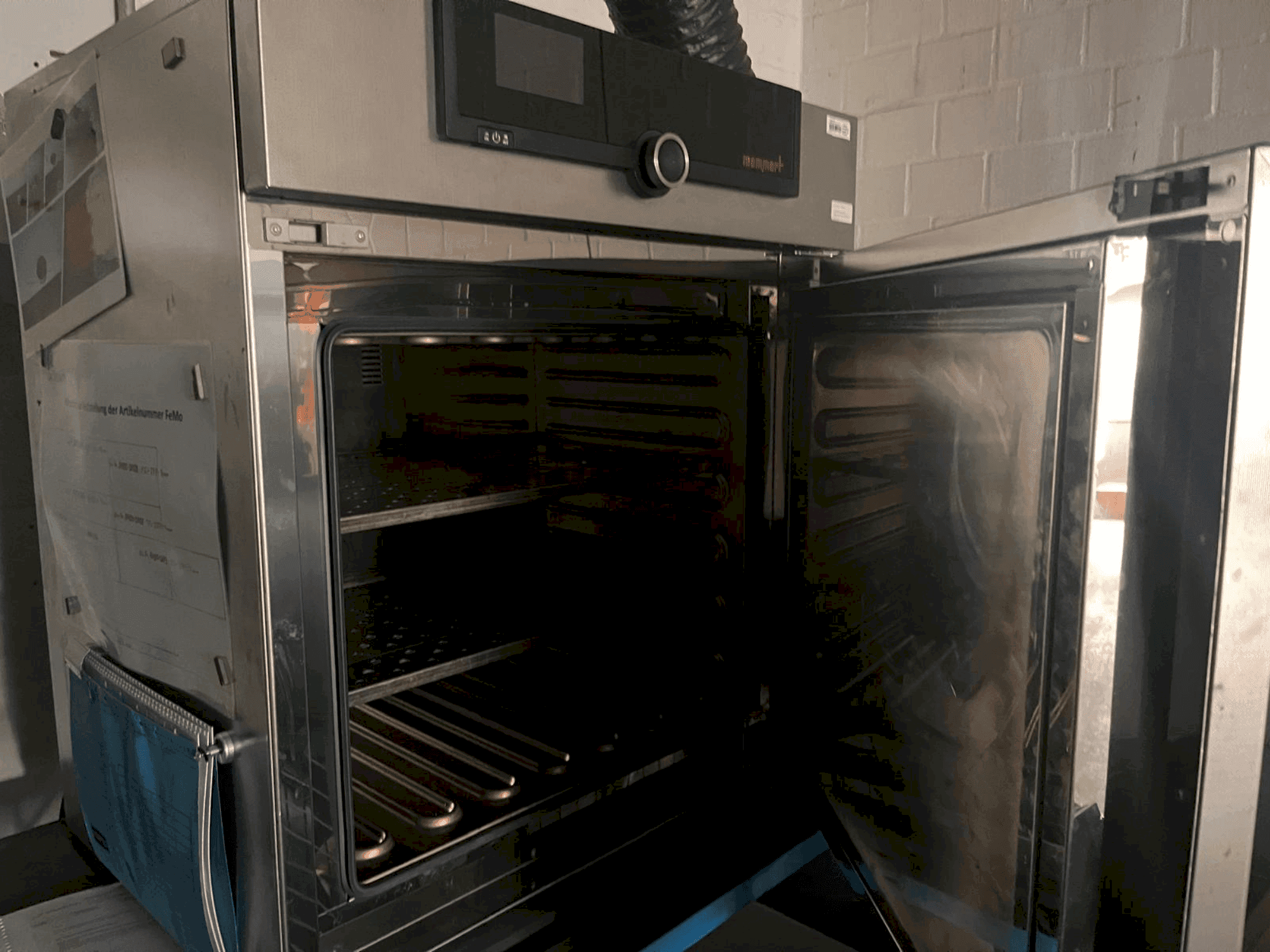 Vista Frontal da MEMMERT UN110 máquina