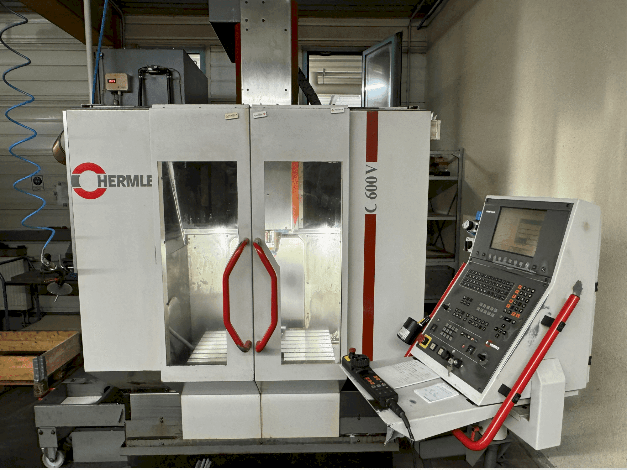 Vista Frontal da HERMLE C600 máquina