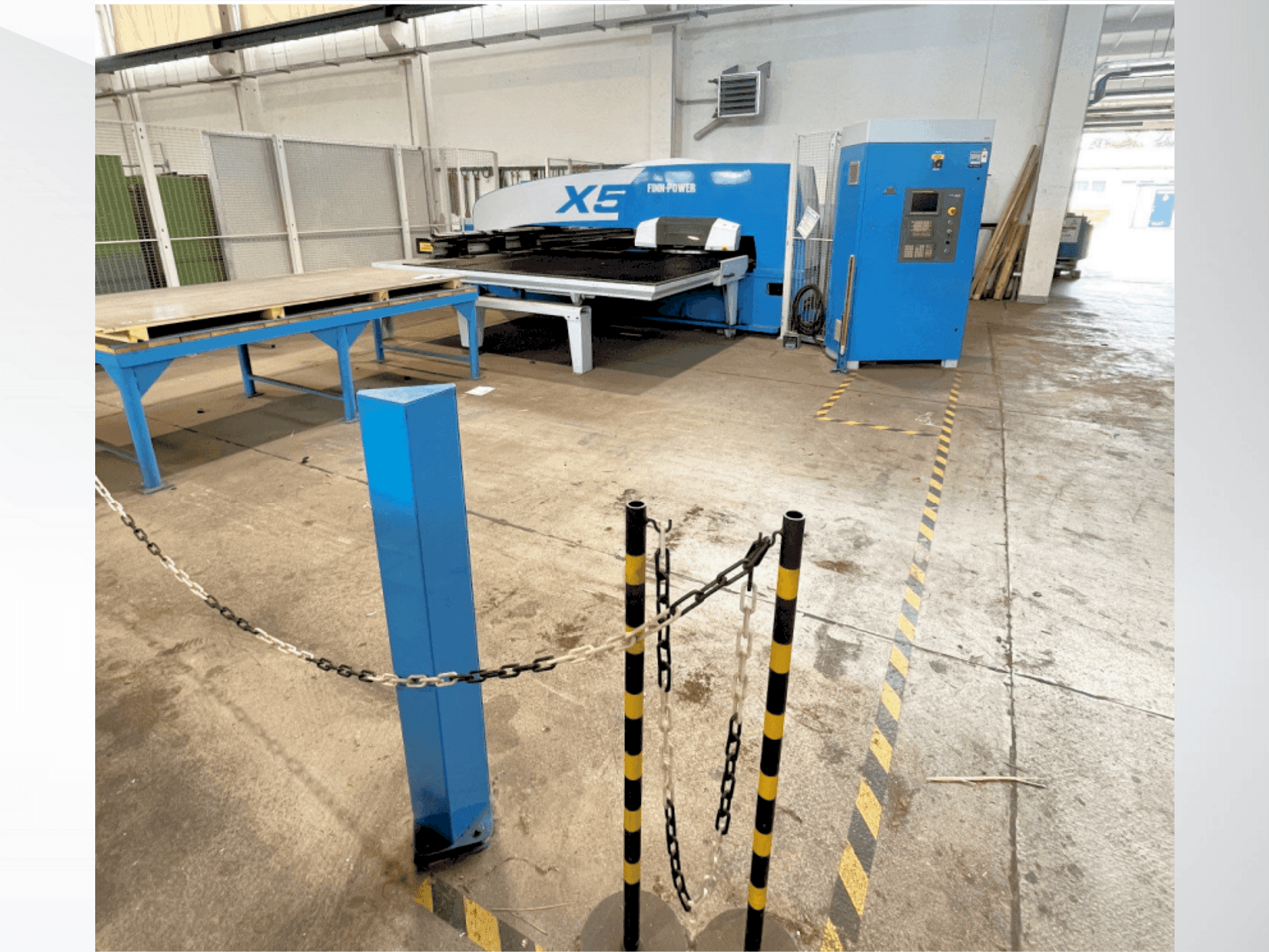 Vista Frontal da Finn-Power X5 máquina