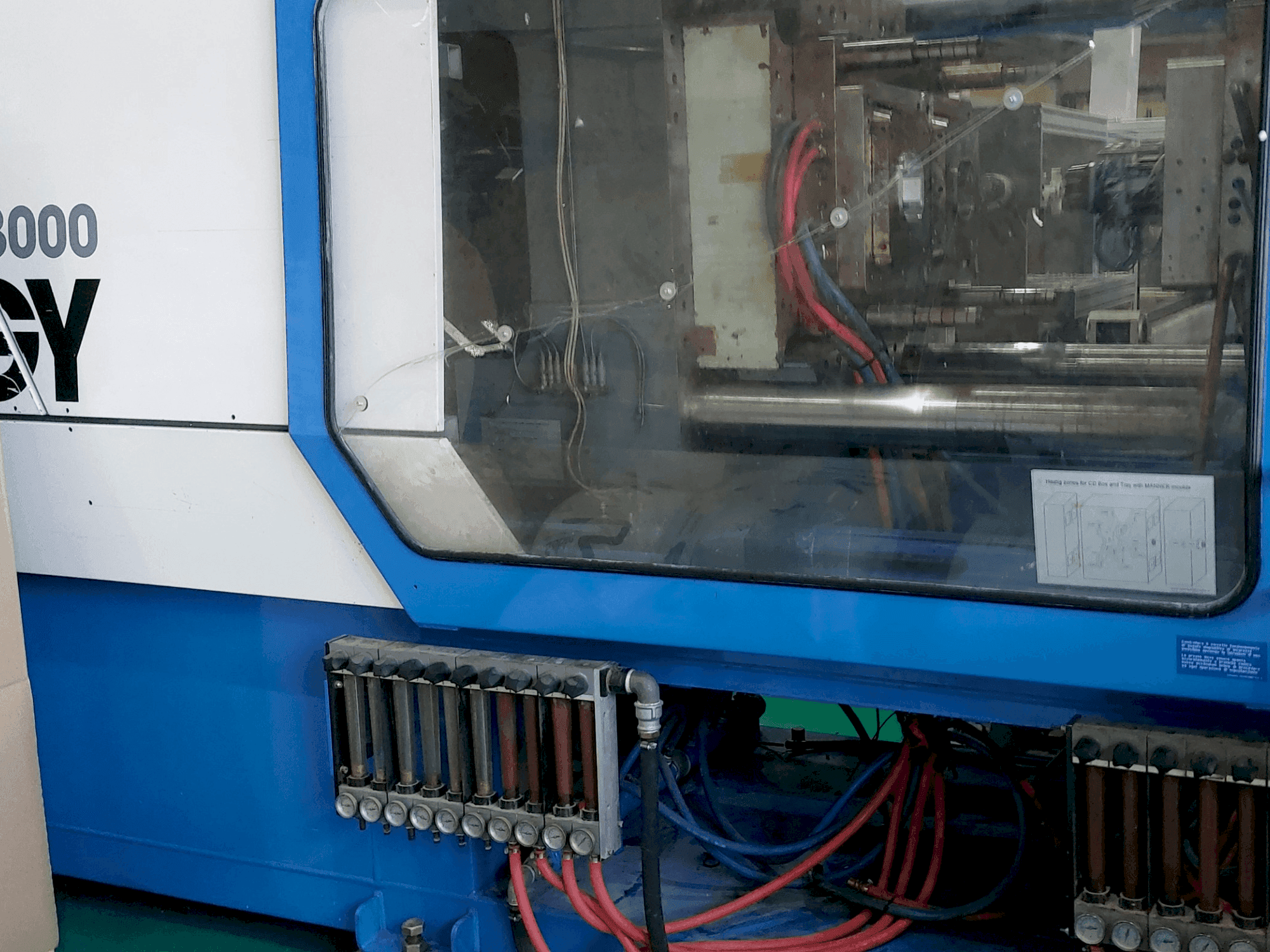 Vista Frontal da Netstal S 300 – 1700 máquina