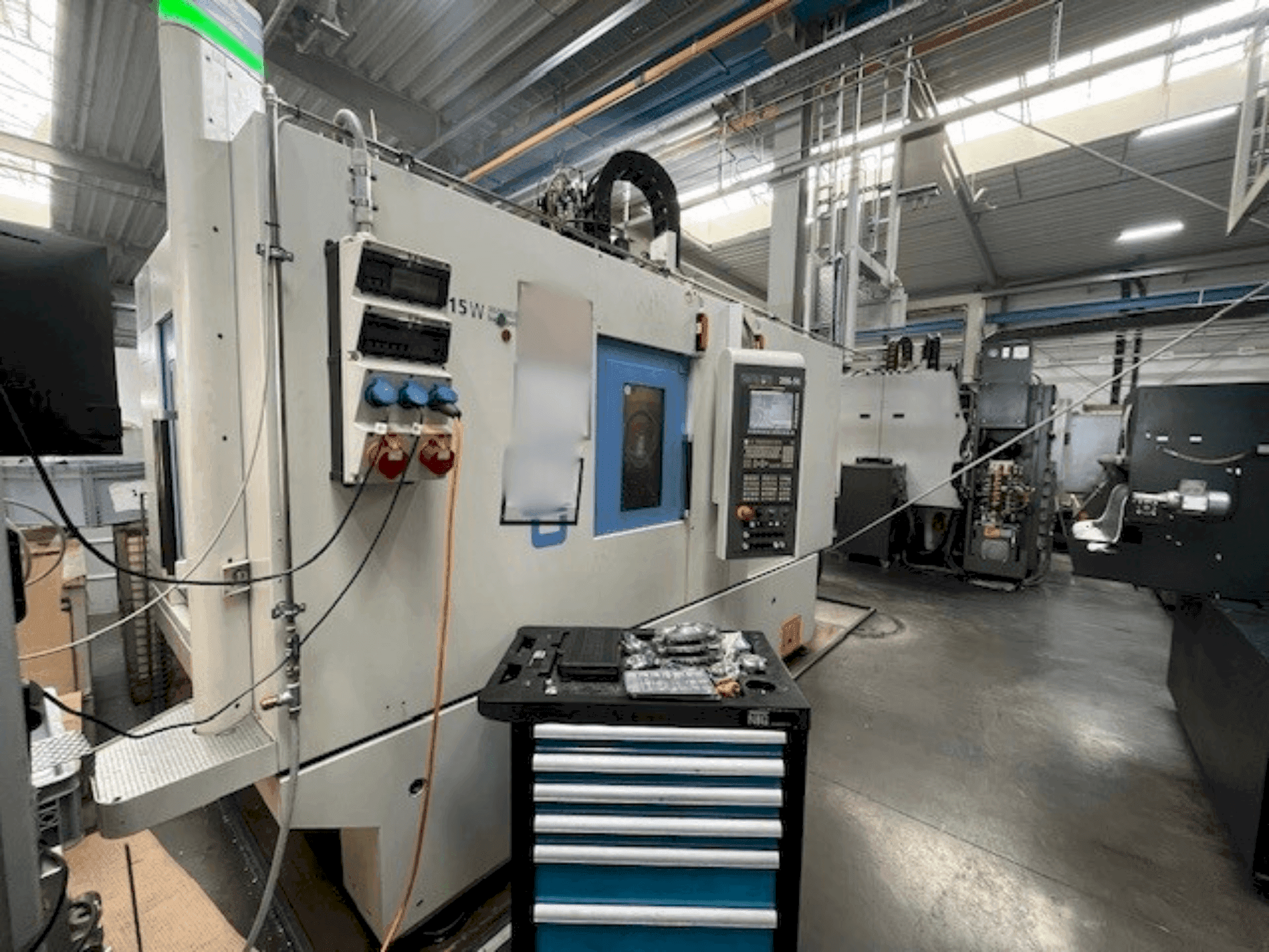 Vista Frontal da CHIRON FZ 15 W Magnum HS máquina