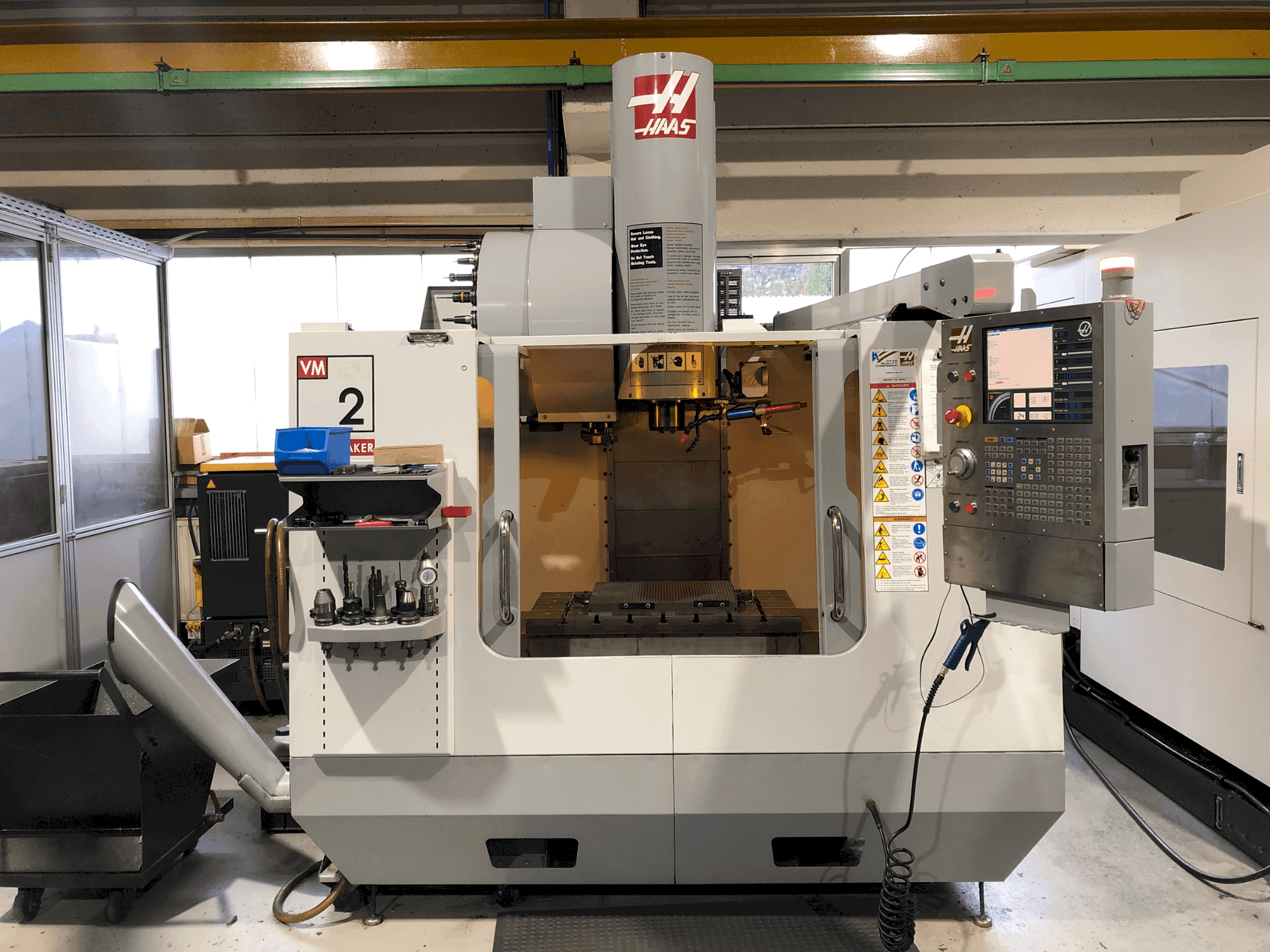 Vista Frontal da HAAS VM-2HF máquina