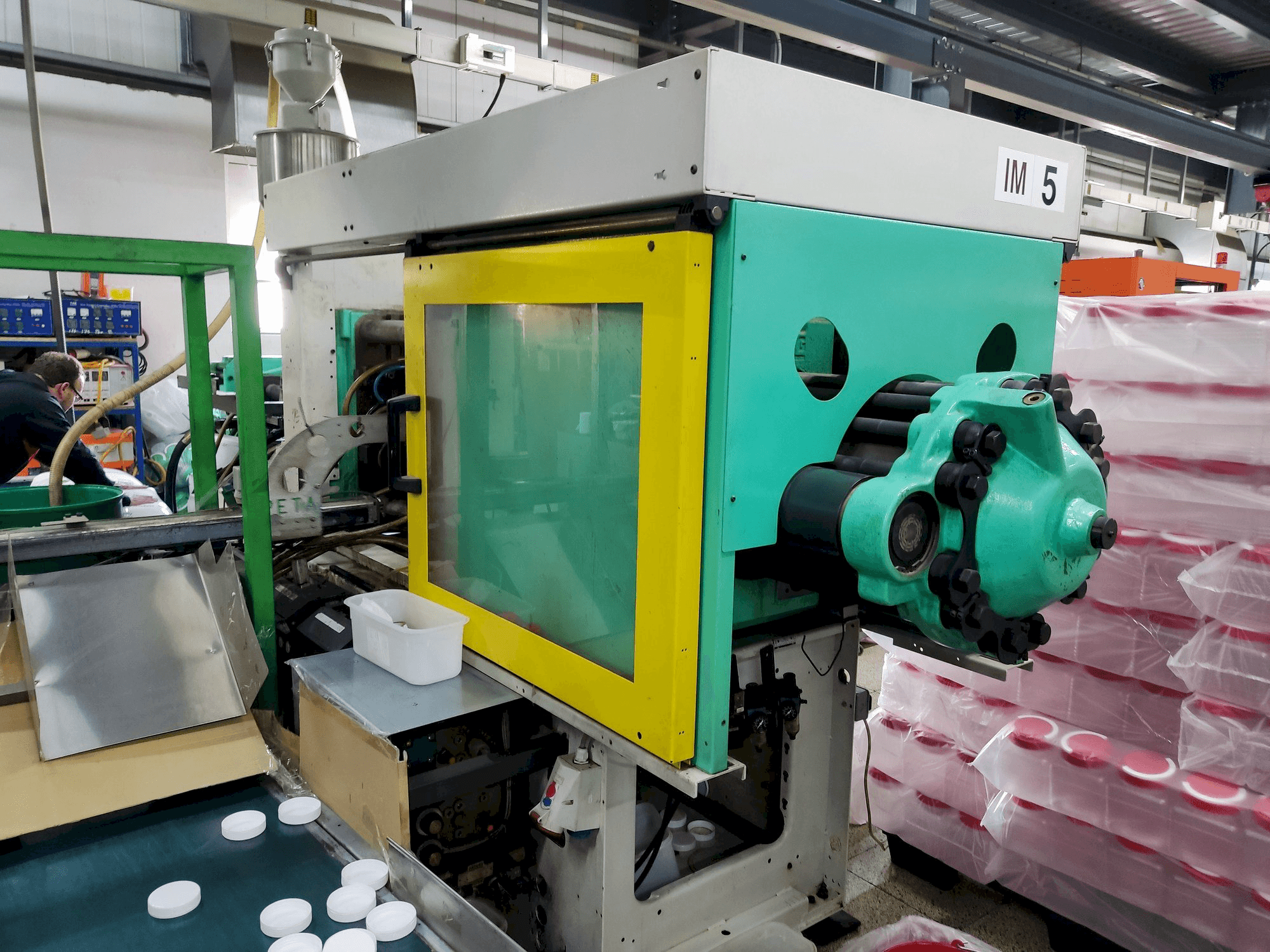 Vista Frontal da Arburg 470C 1500-675 máquina