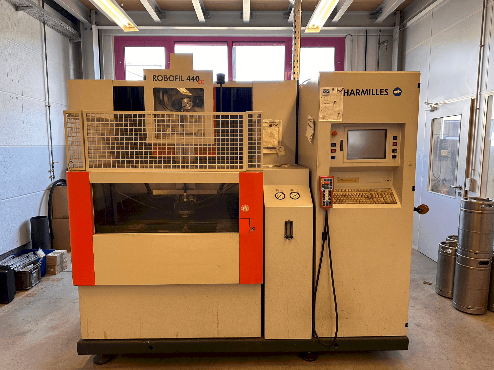 Vista Frontal da CHARMILLES Robofil 440 CC máquina