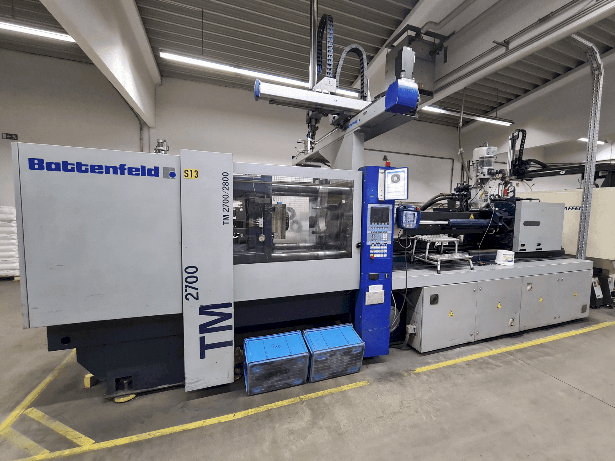 Vista Frontal da Battenfeld TM 2700/2800 máquina
